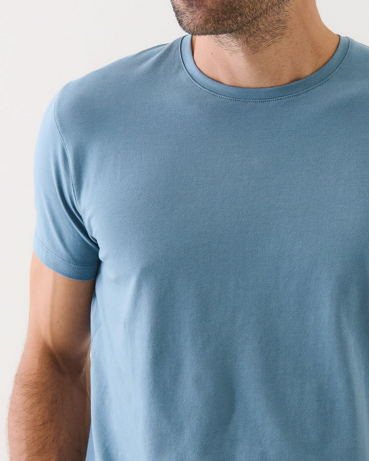 T-shirt ras du cou extensible à manches courtes