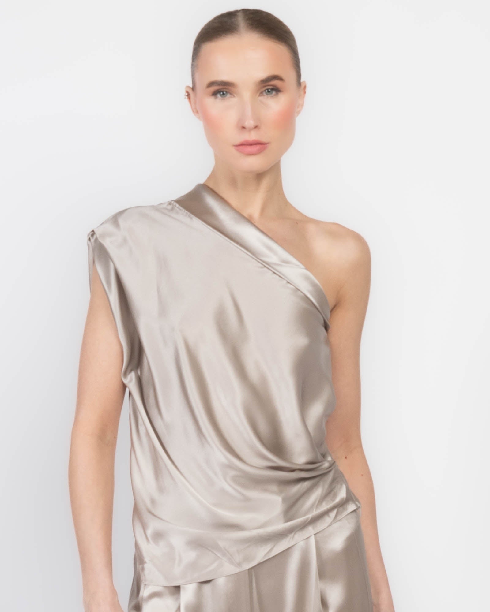 Haut à revers asymétrique