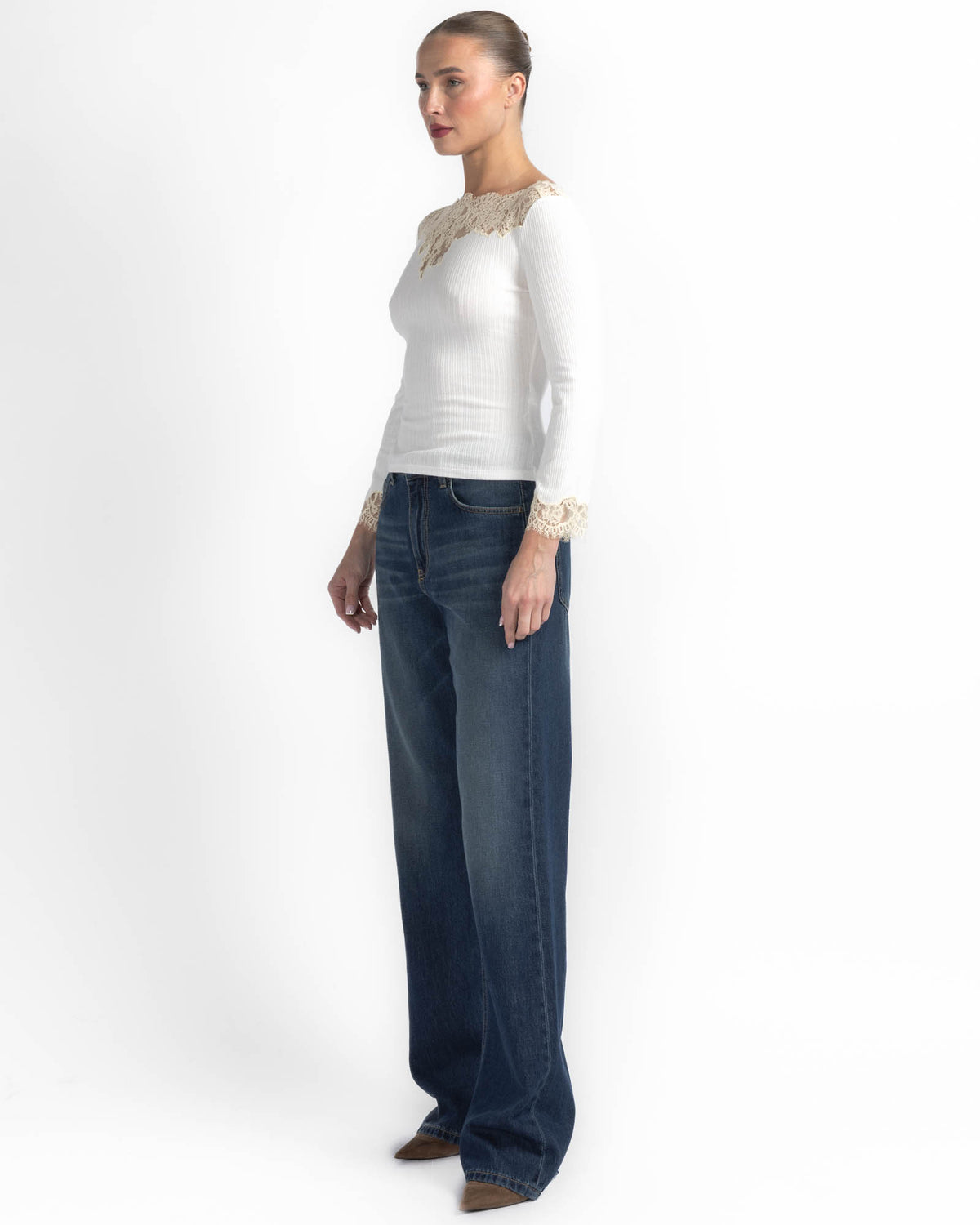 Riana Tee
