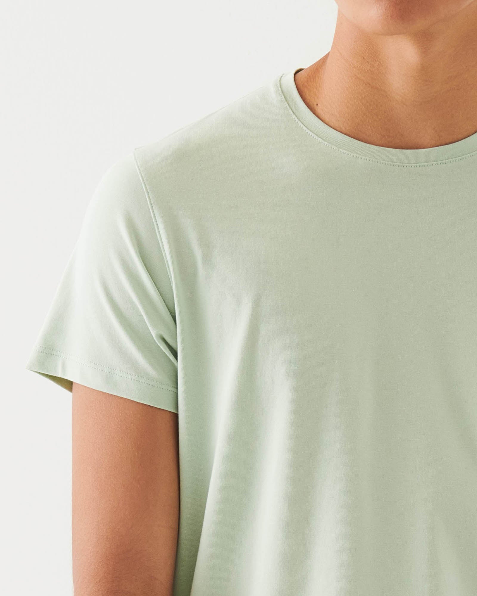 T-shirt ras du cou extensible à manches courtes