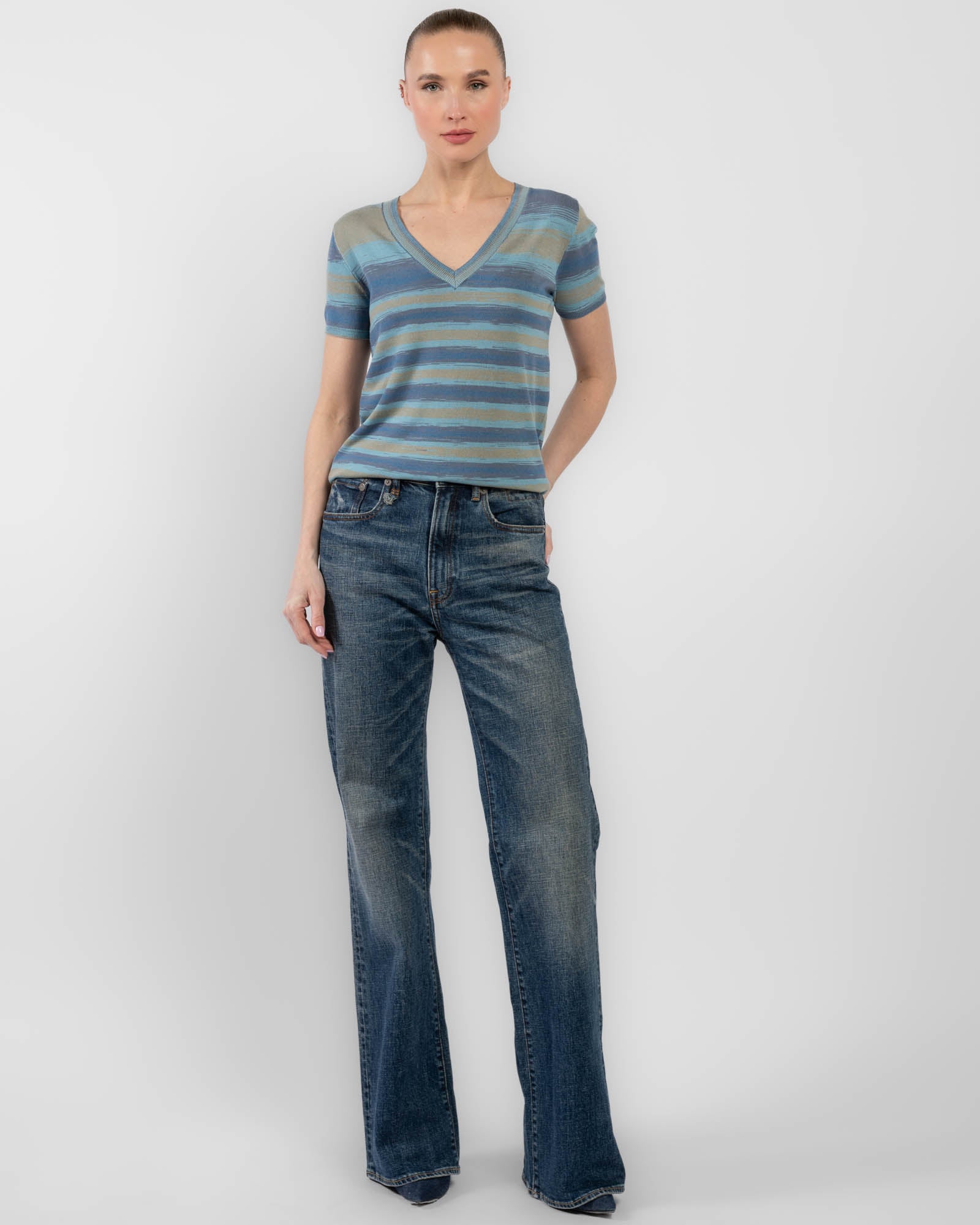 Begira V-Neck Knit
