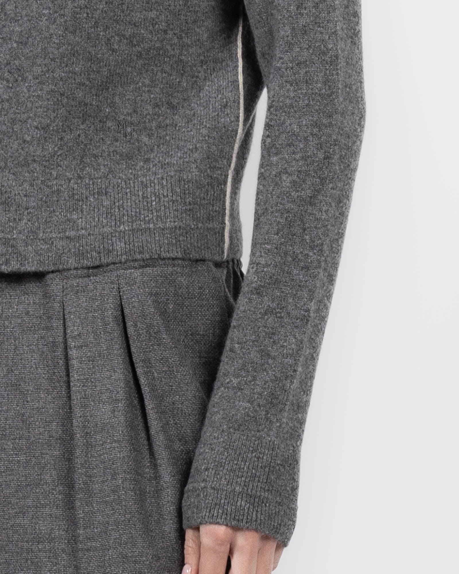 Shrunken V Cardigan