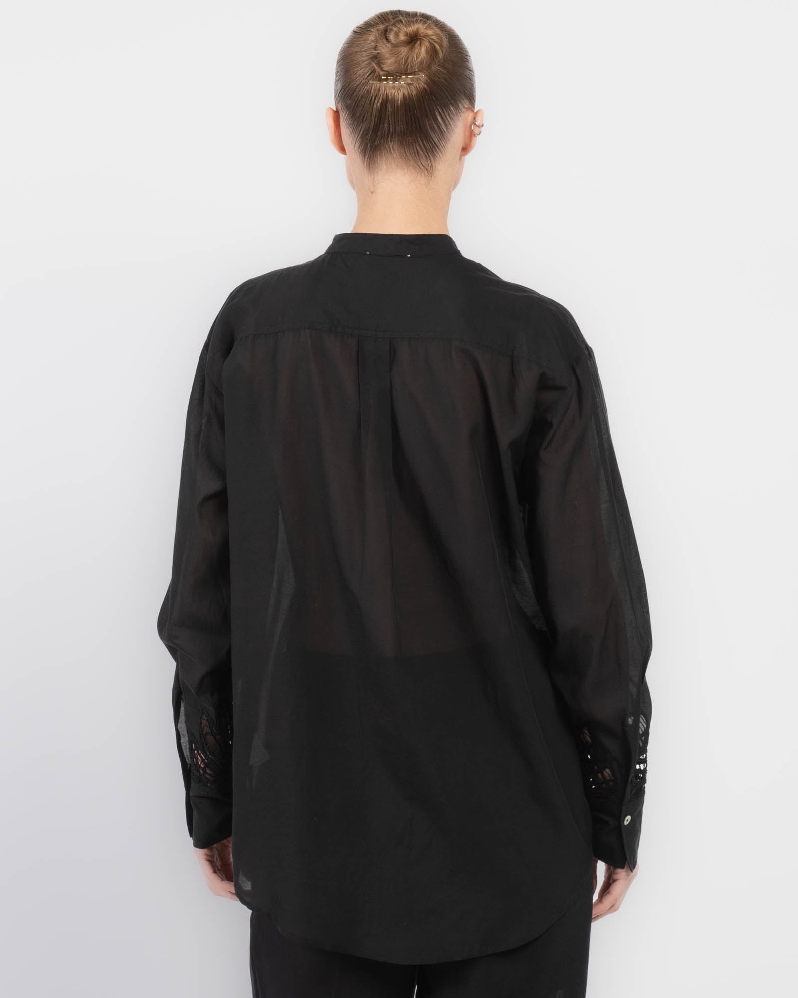 Chemise en voile à broderie florale