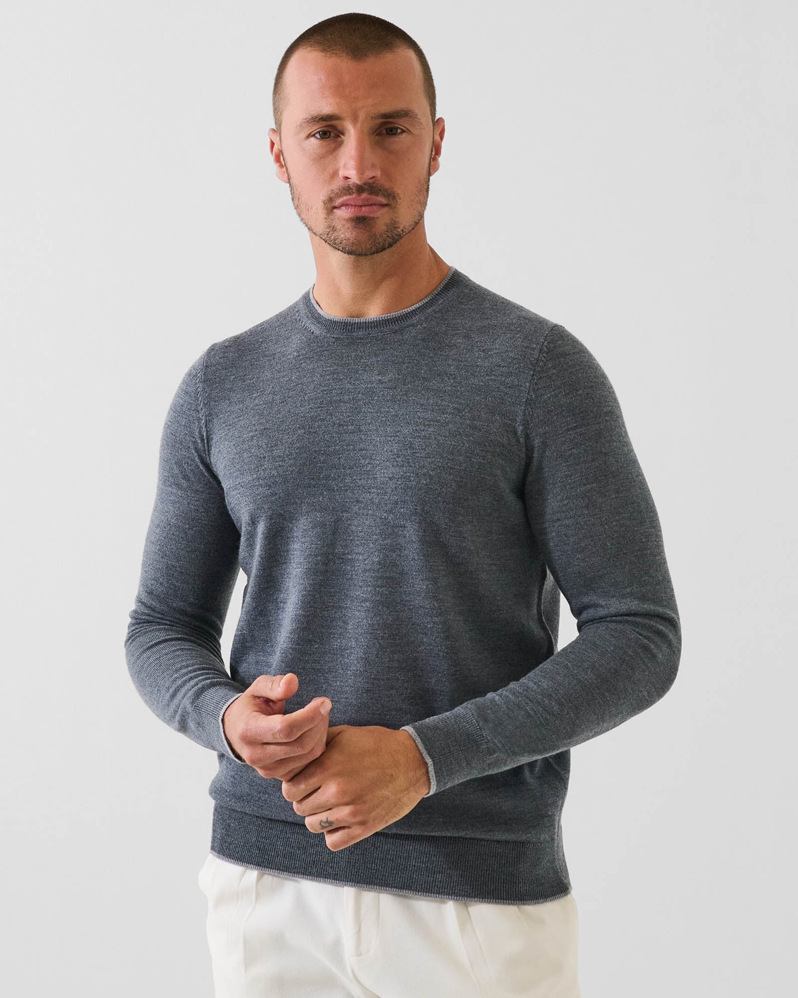 Pull ras du cou en laine extra fine calibre 12