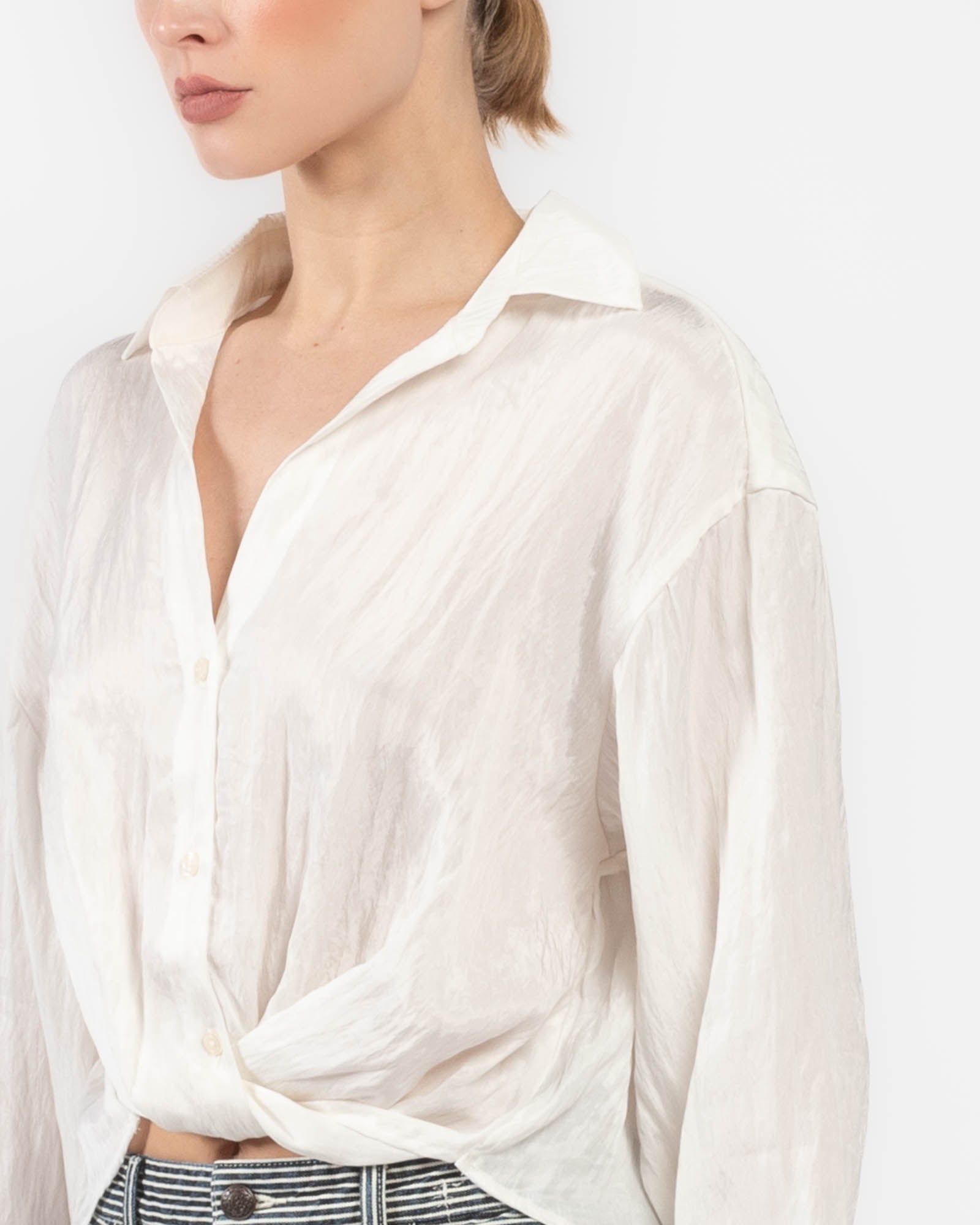 Chemise à devant torsadé
