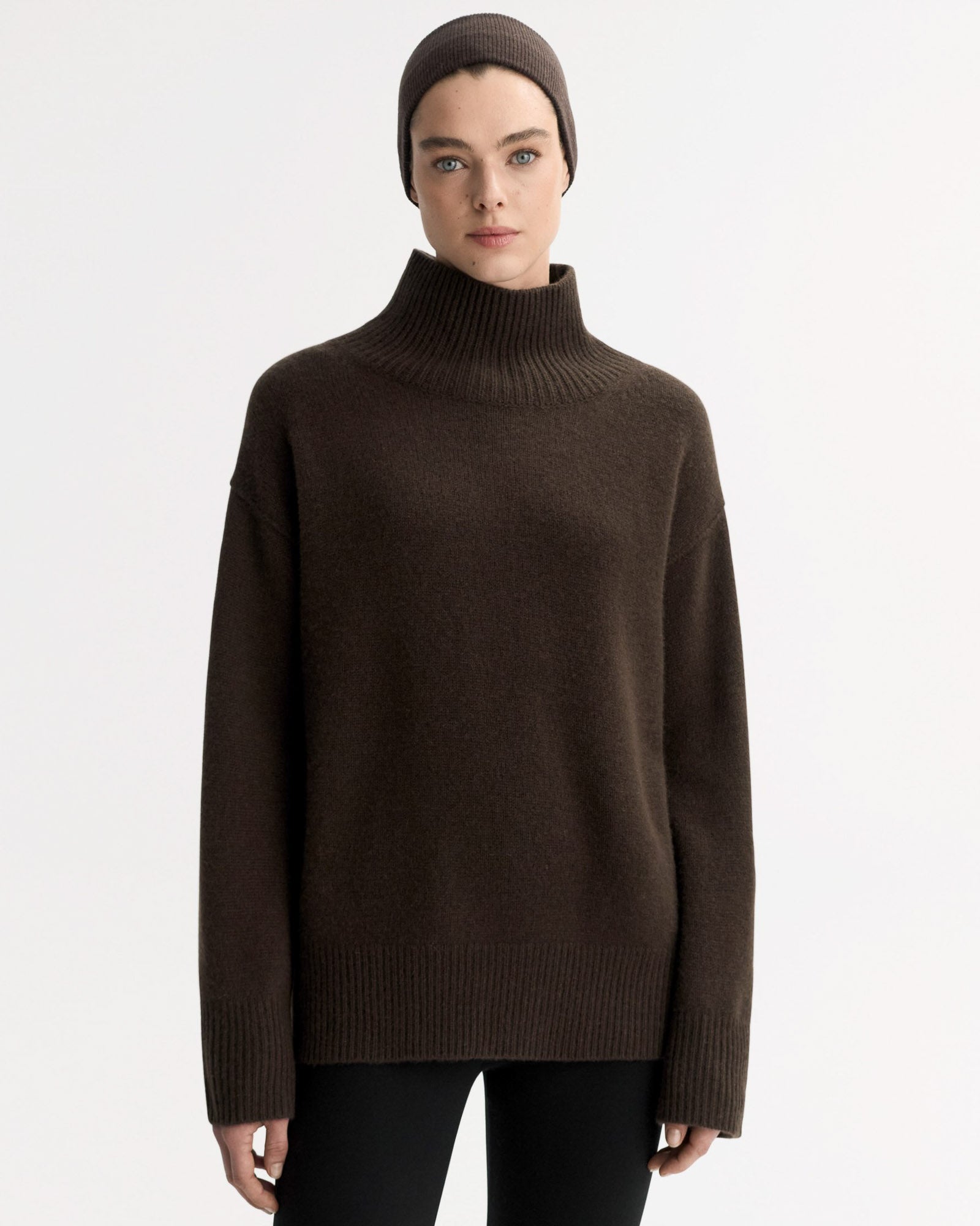 SOFT GOAT Boyfriend Turtleneck Sweater
