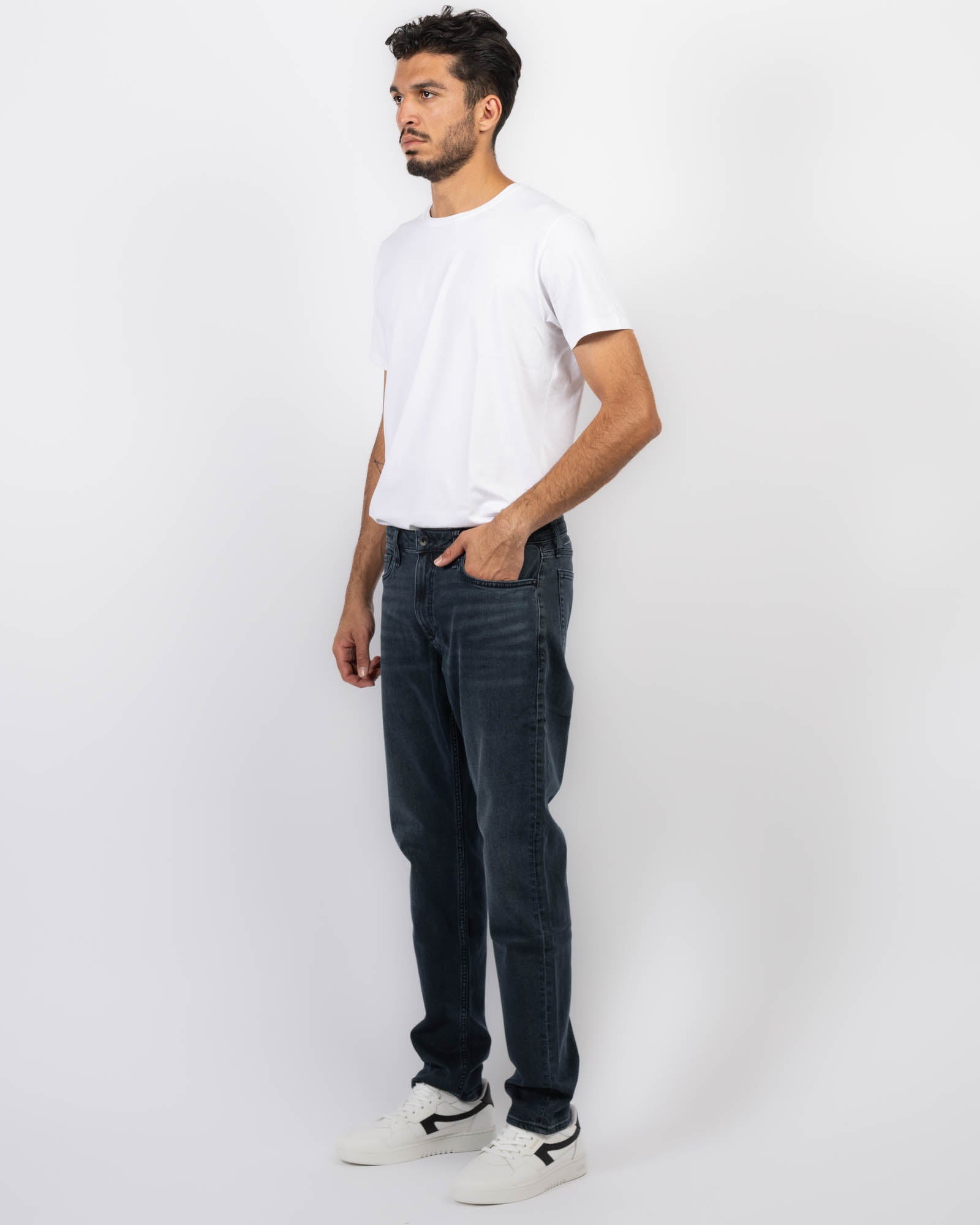 Fit 3 Authentic Jeans