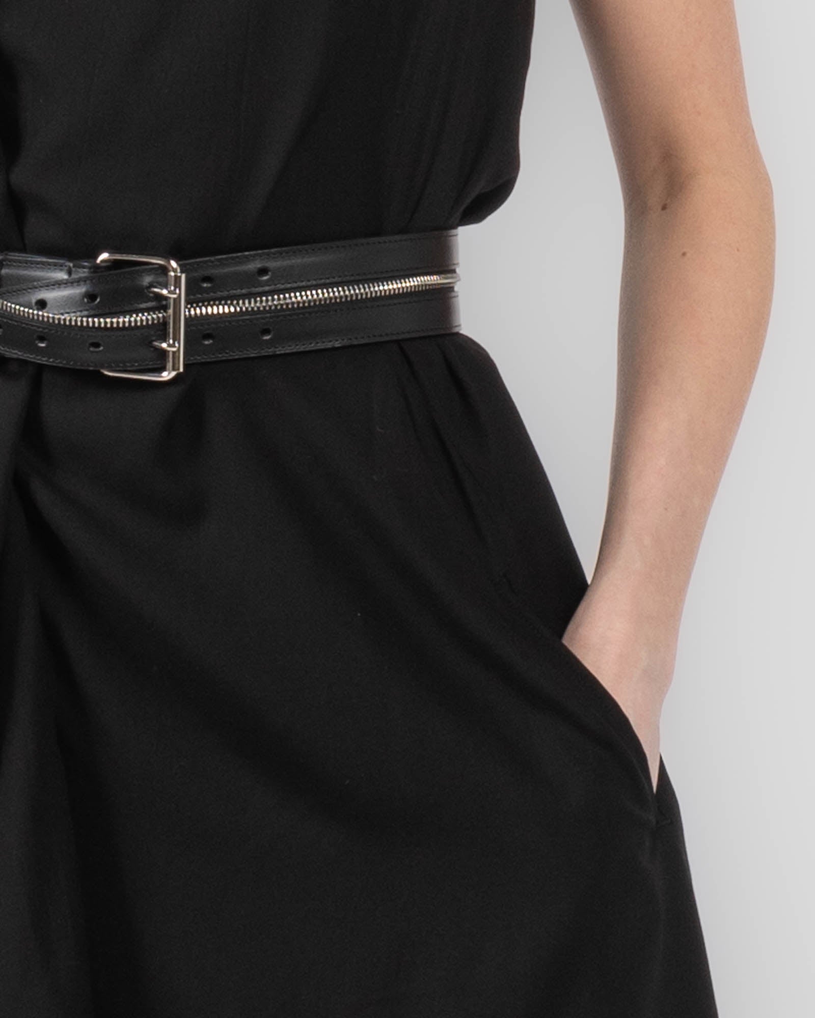 Robe à ourlet mouchoir en U