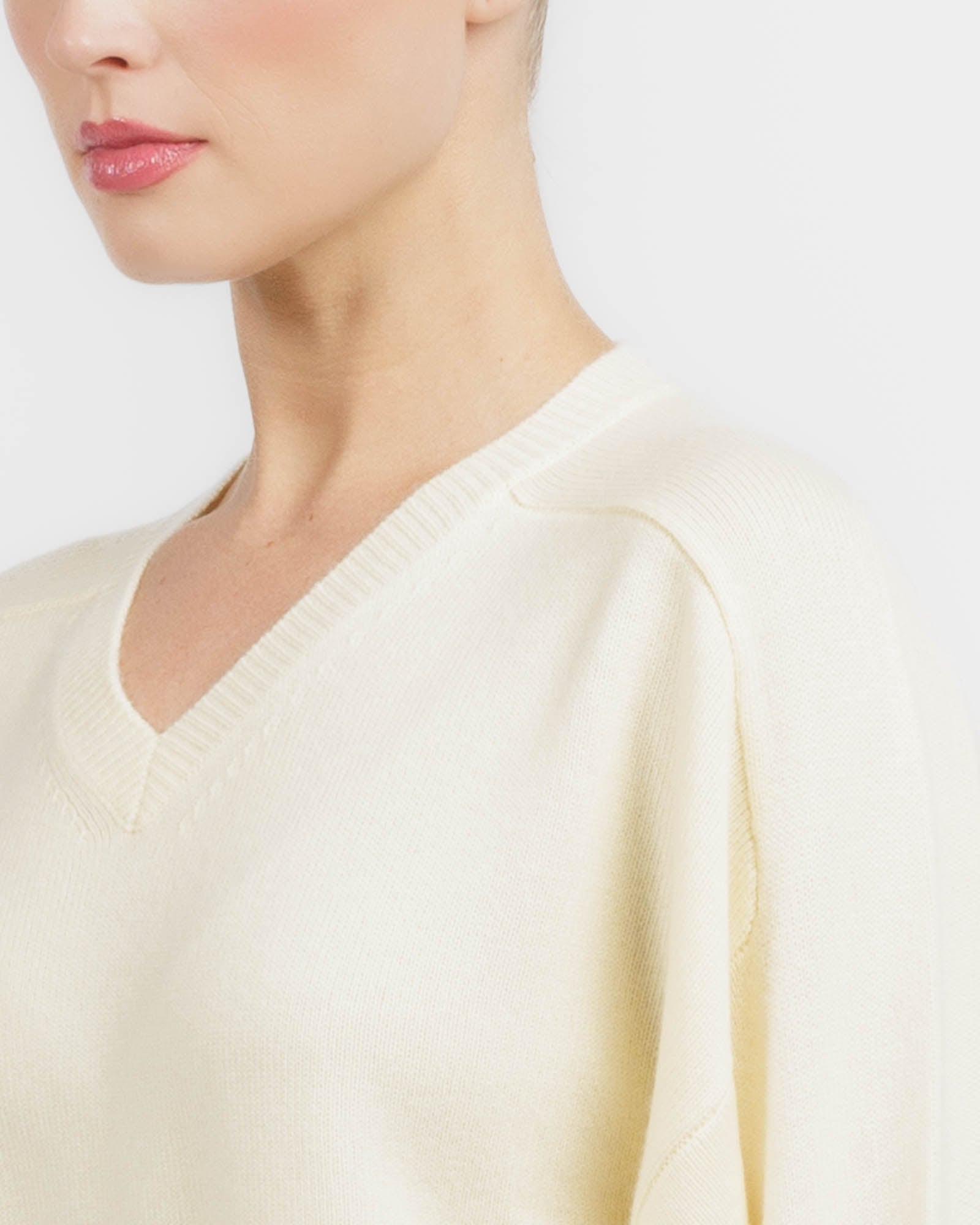Anzor V-neck Sweater