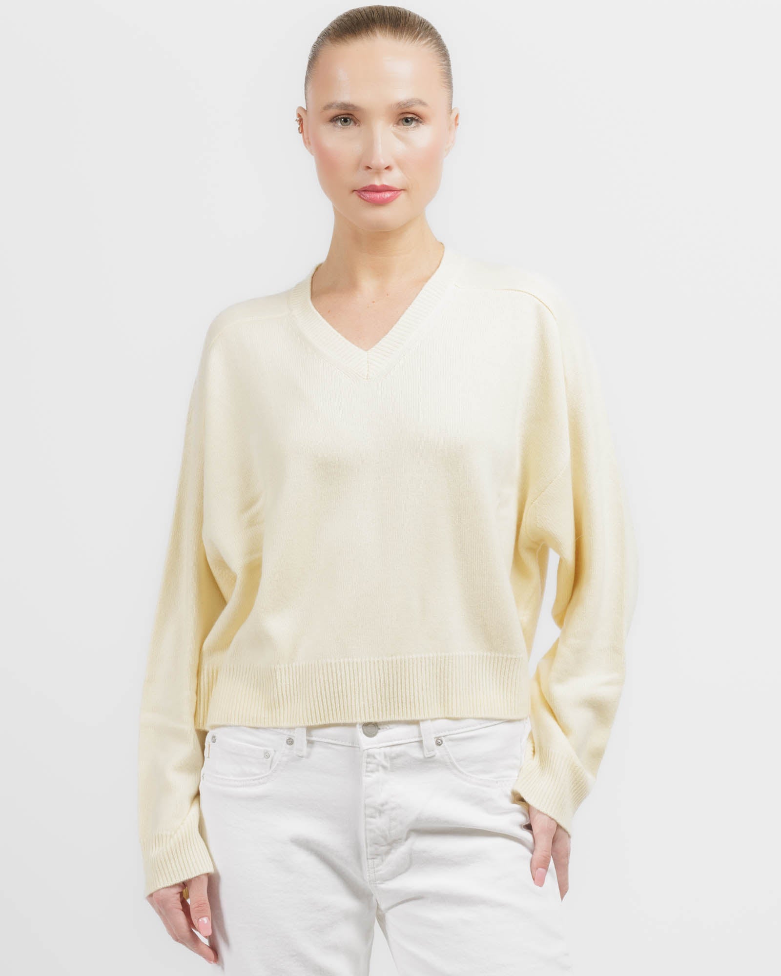Anzor V-neck Sweater