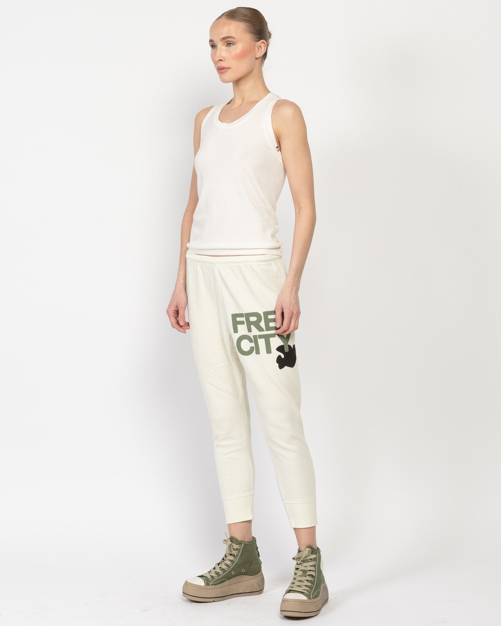 Large 3/4 Sweatpants