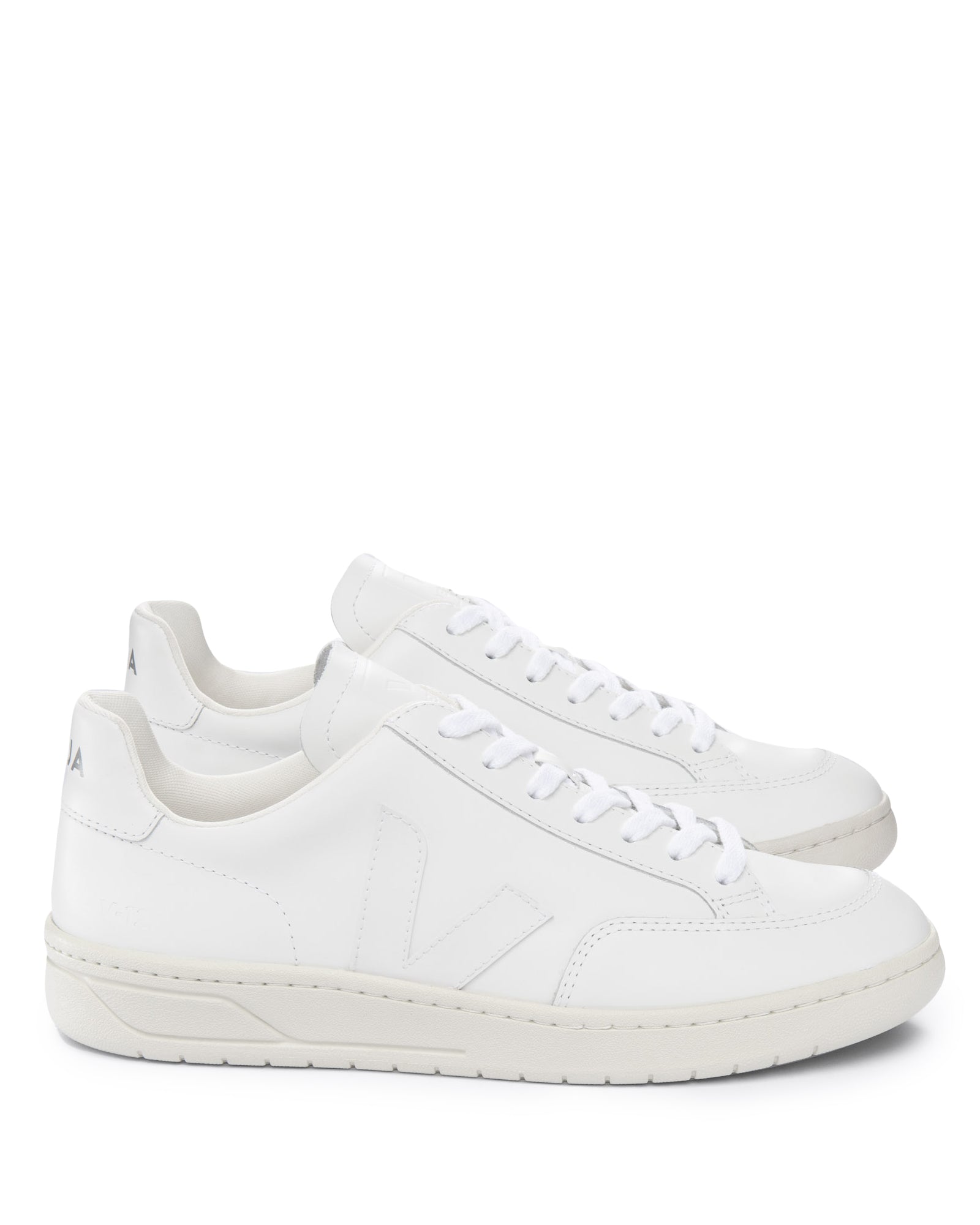 Baskets en cuir V-12