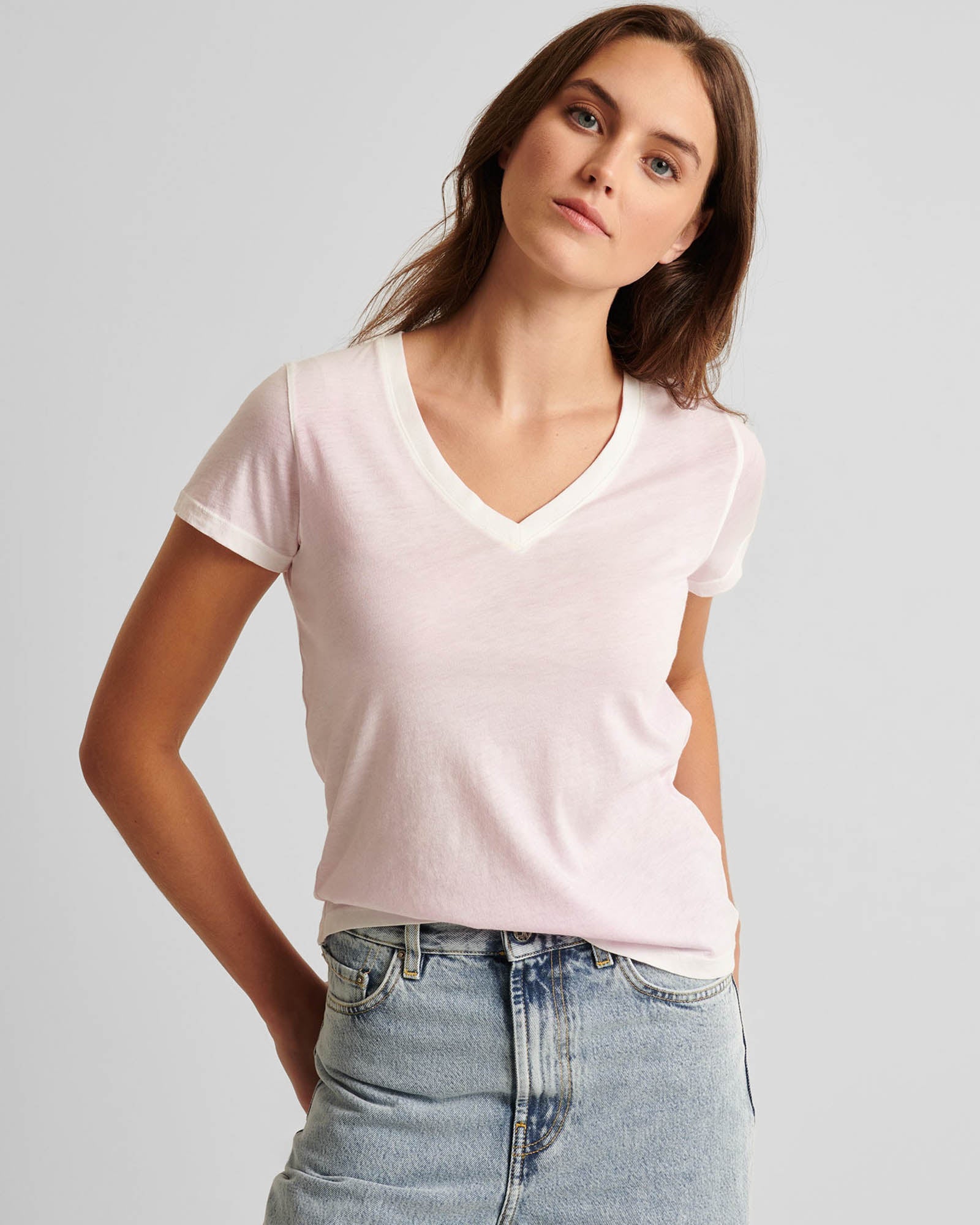 Short Sleeve Classic Spray V-Neck Tee
