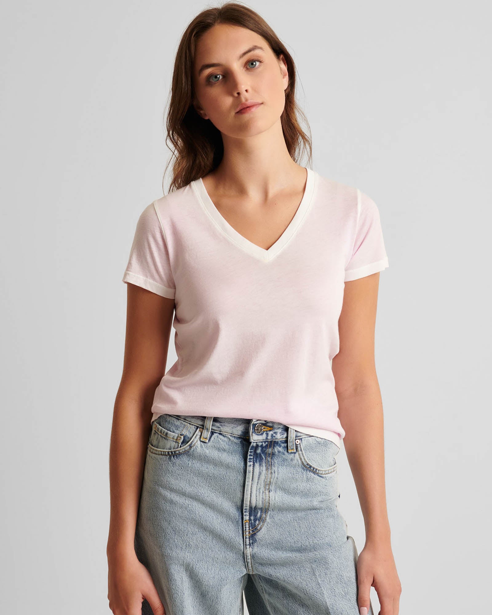 Short Sleeve Classic Spray V-Neck Tee