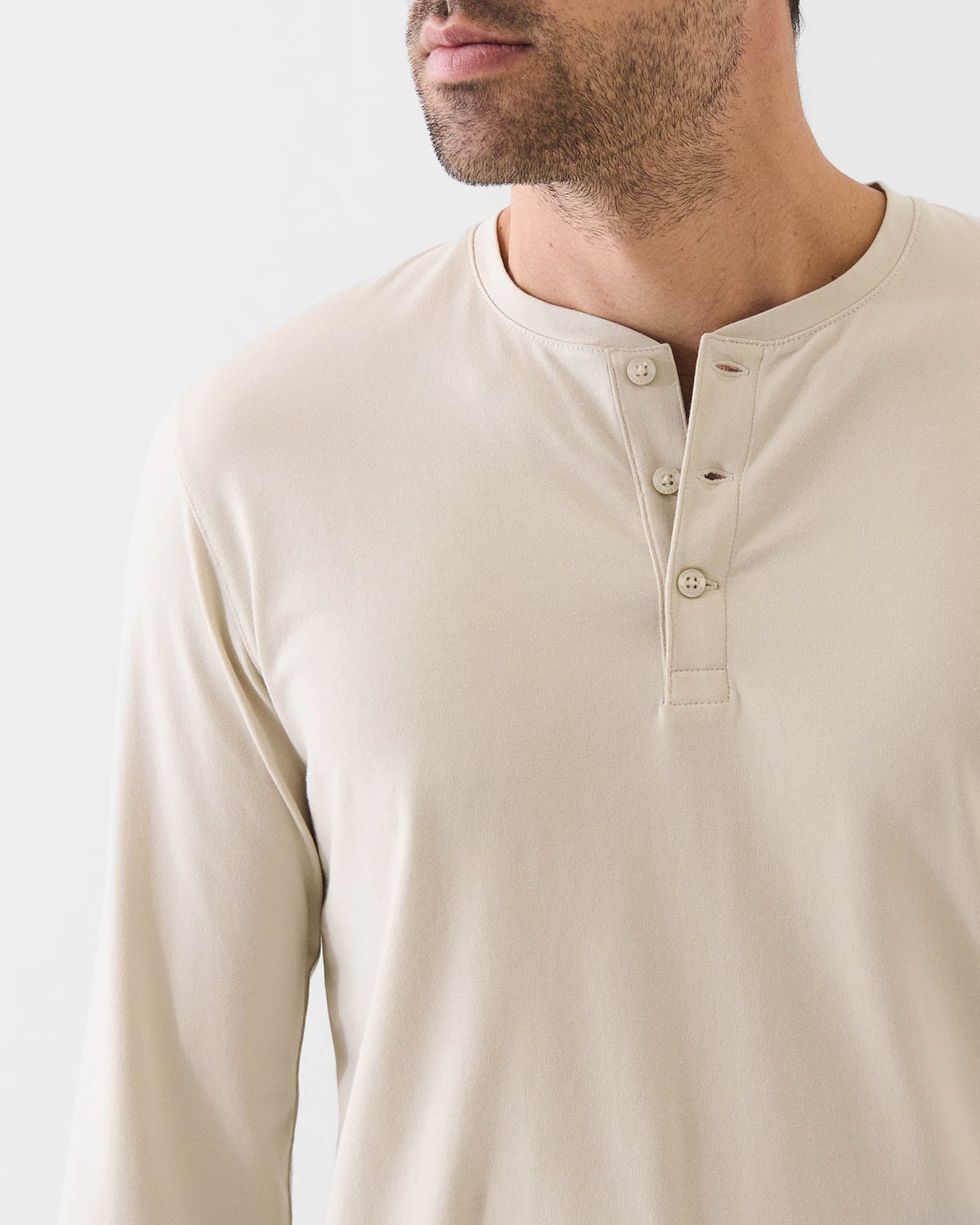 Henley extensible à manches longues