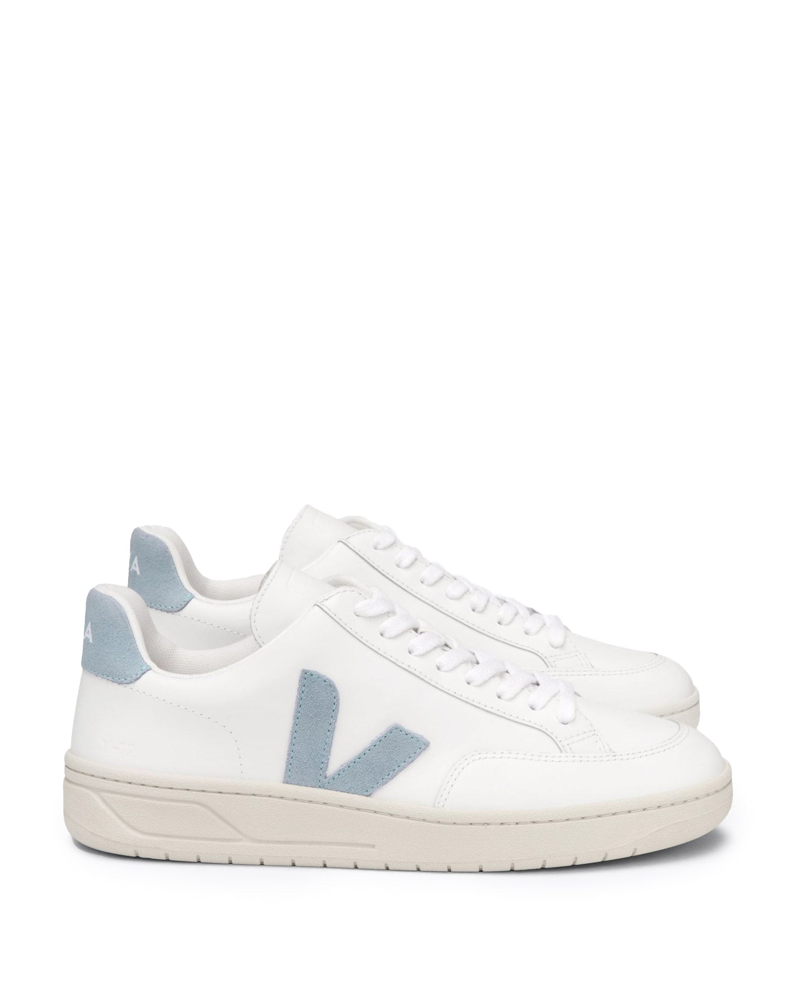 Baskets en cuir V-12