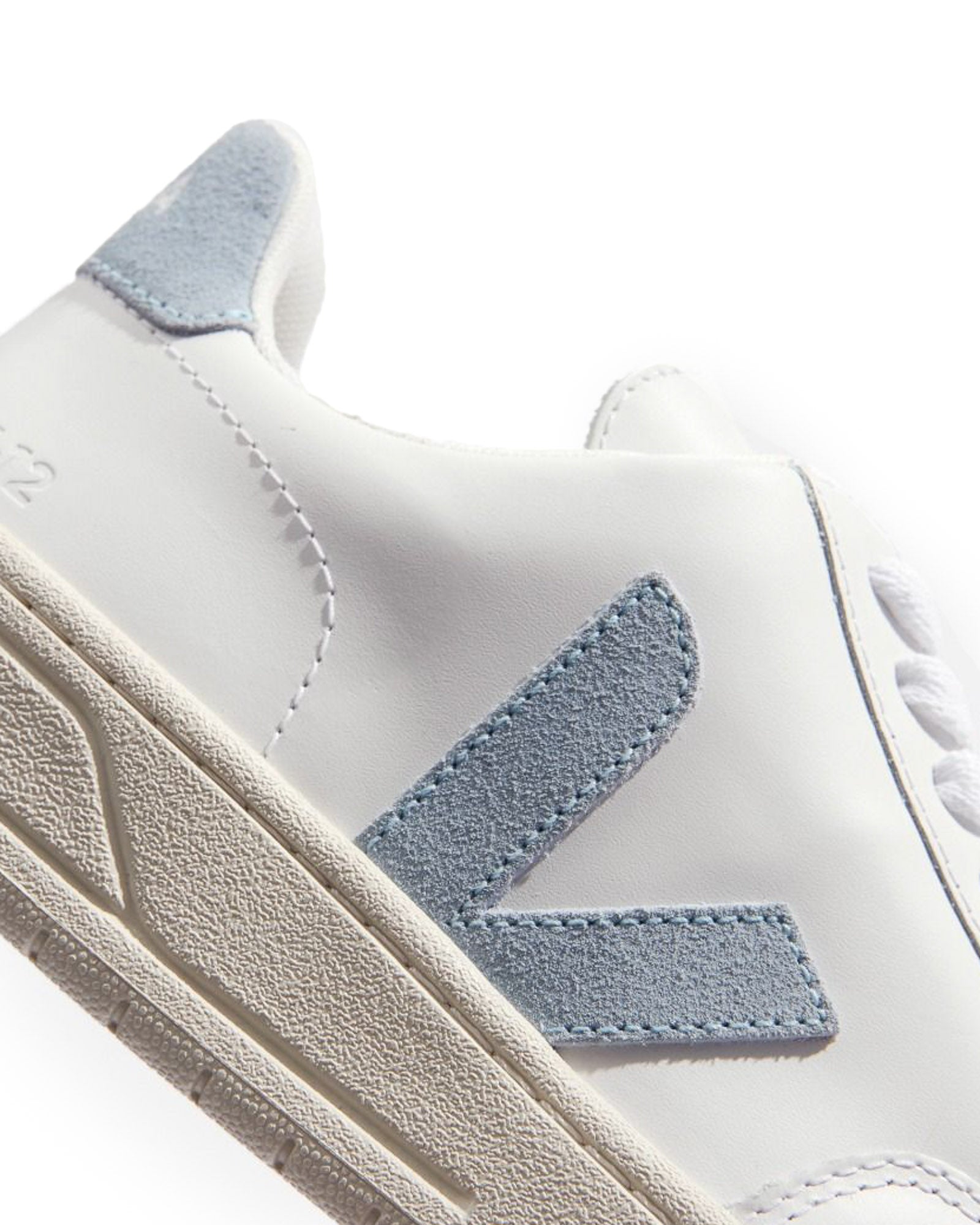 Baskets en cuir V-12