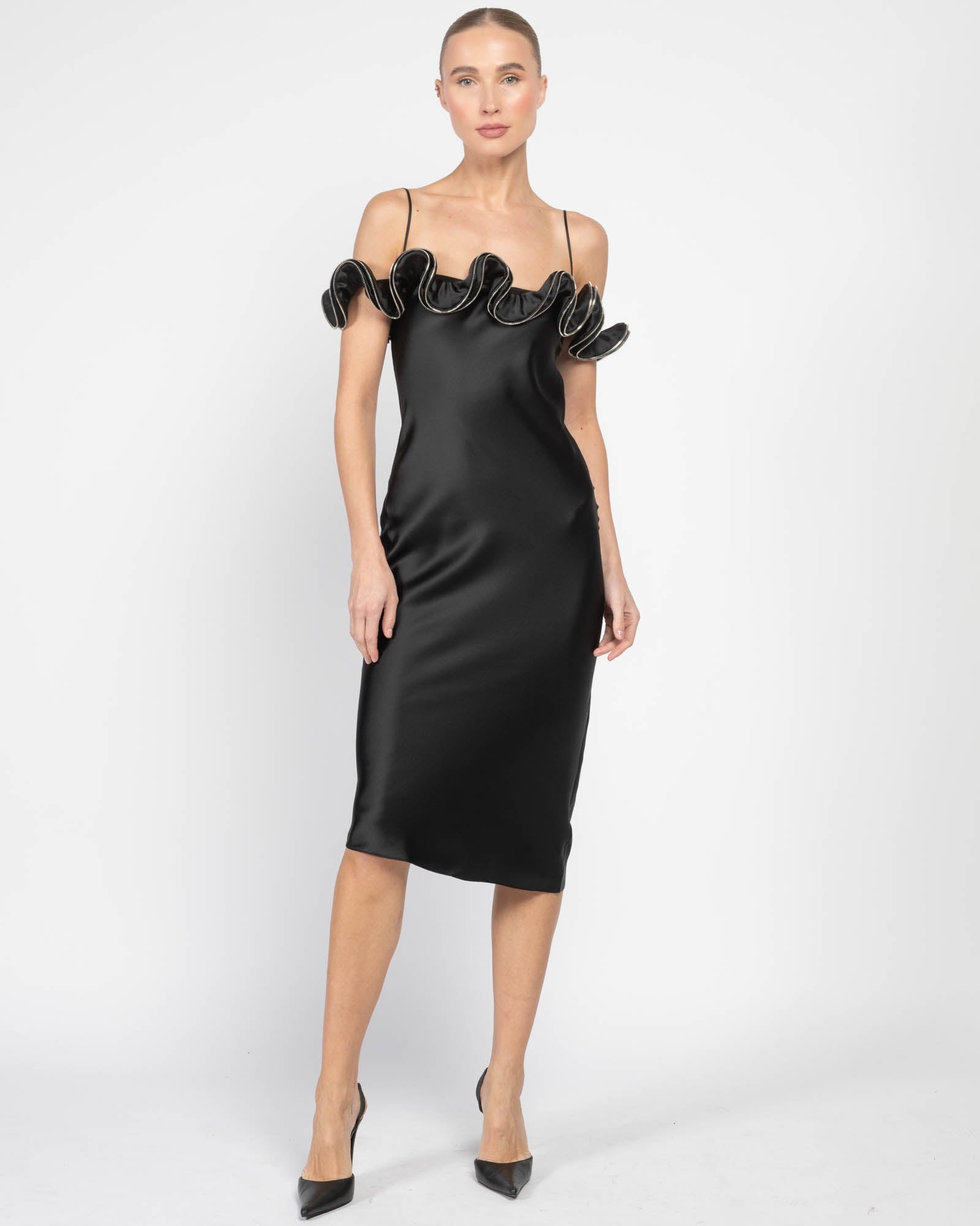 Robe à volants et fermeture éclair