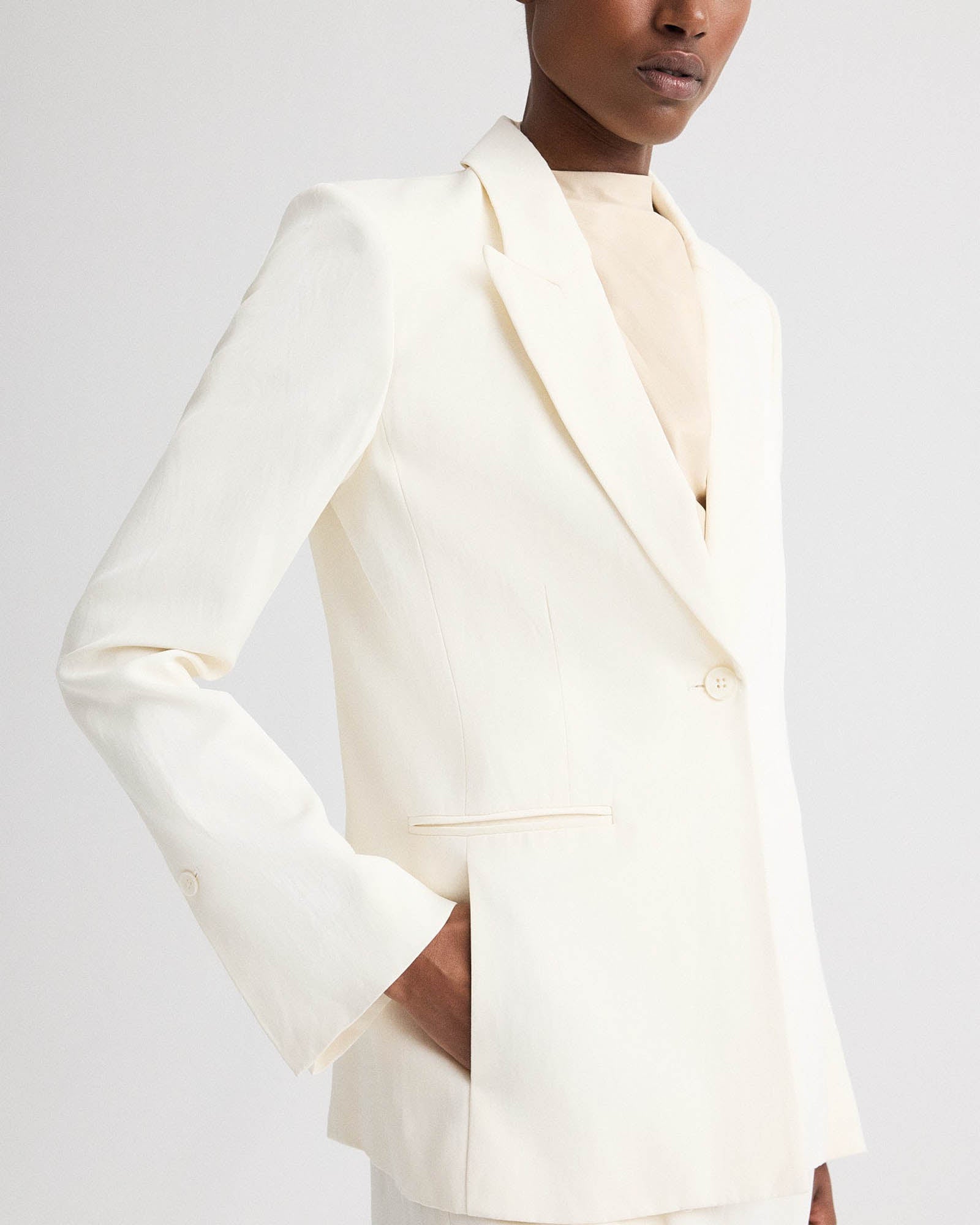 Her Fit Blazer