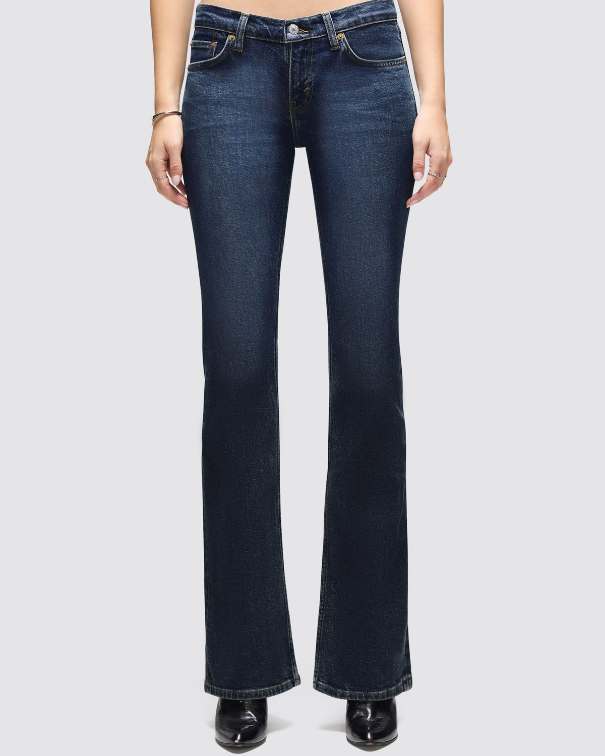 Micro Boot Jeans