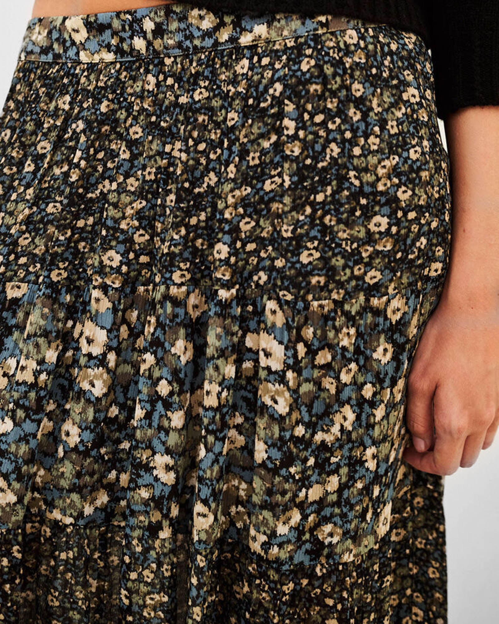 Kara Skirt