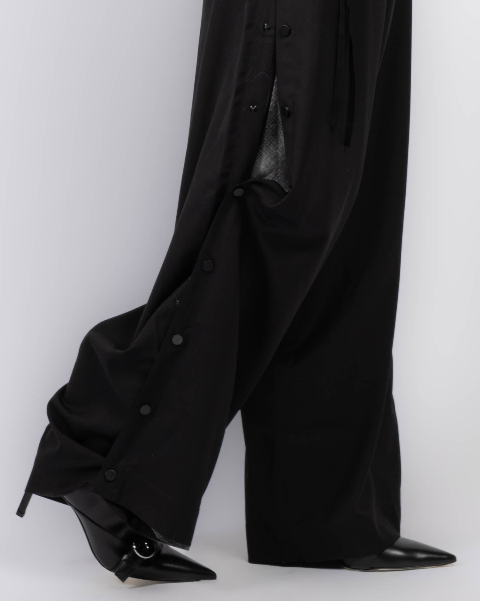 Pantalon à ouverture latérale