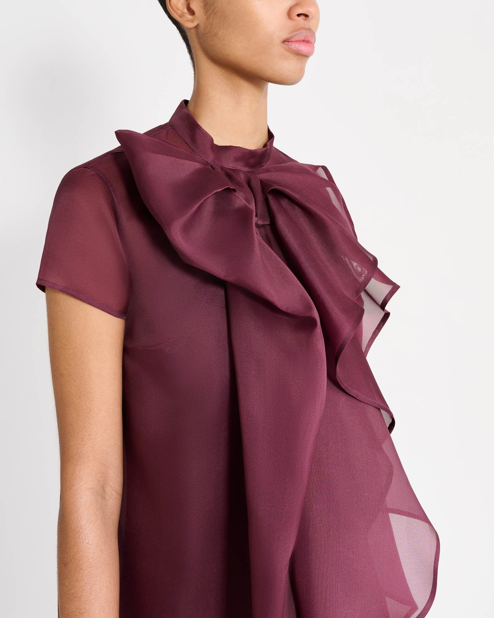 Robe volantée à nœud