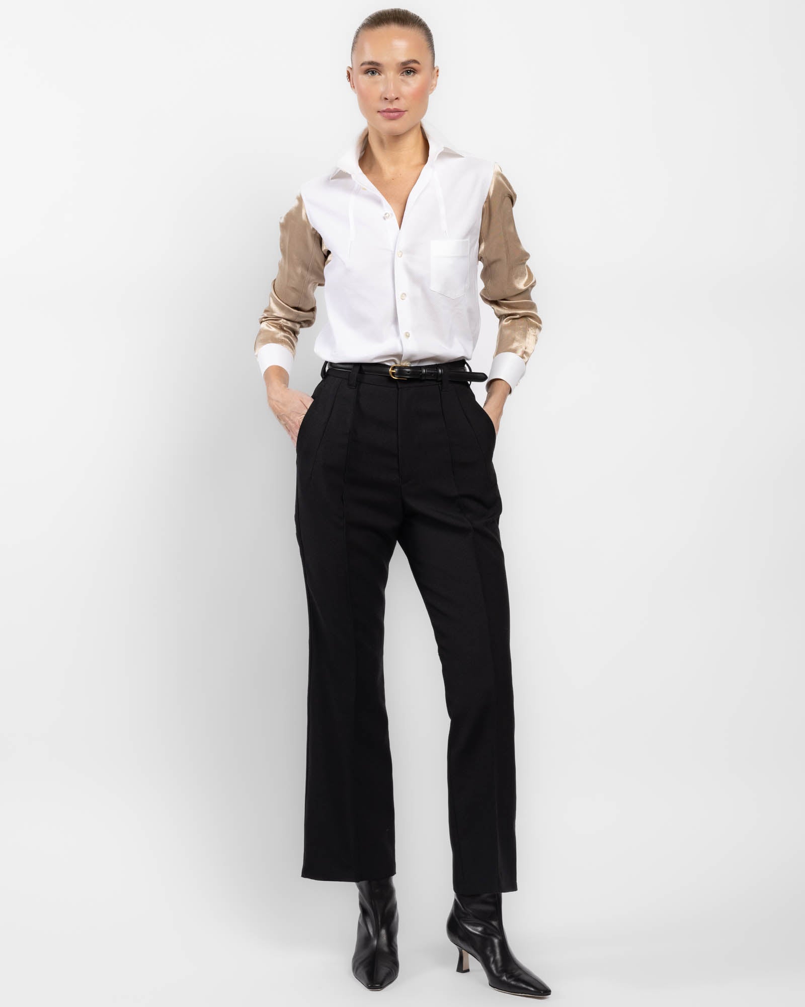 Chemise à manches dorées et perles