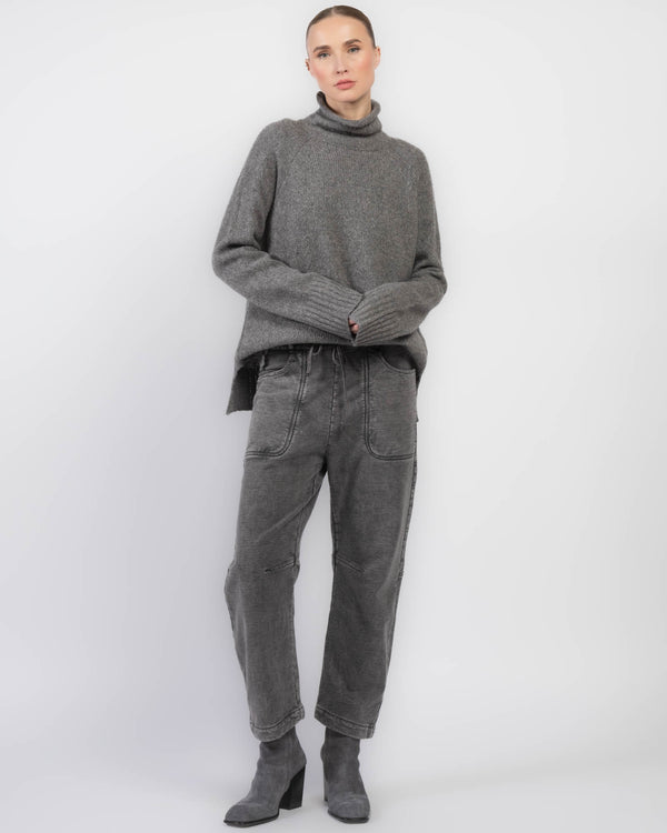 Curved Sweatpant