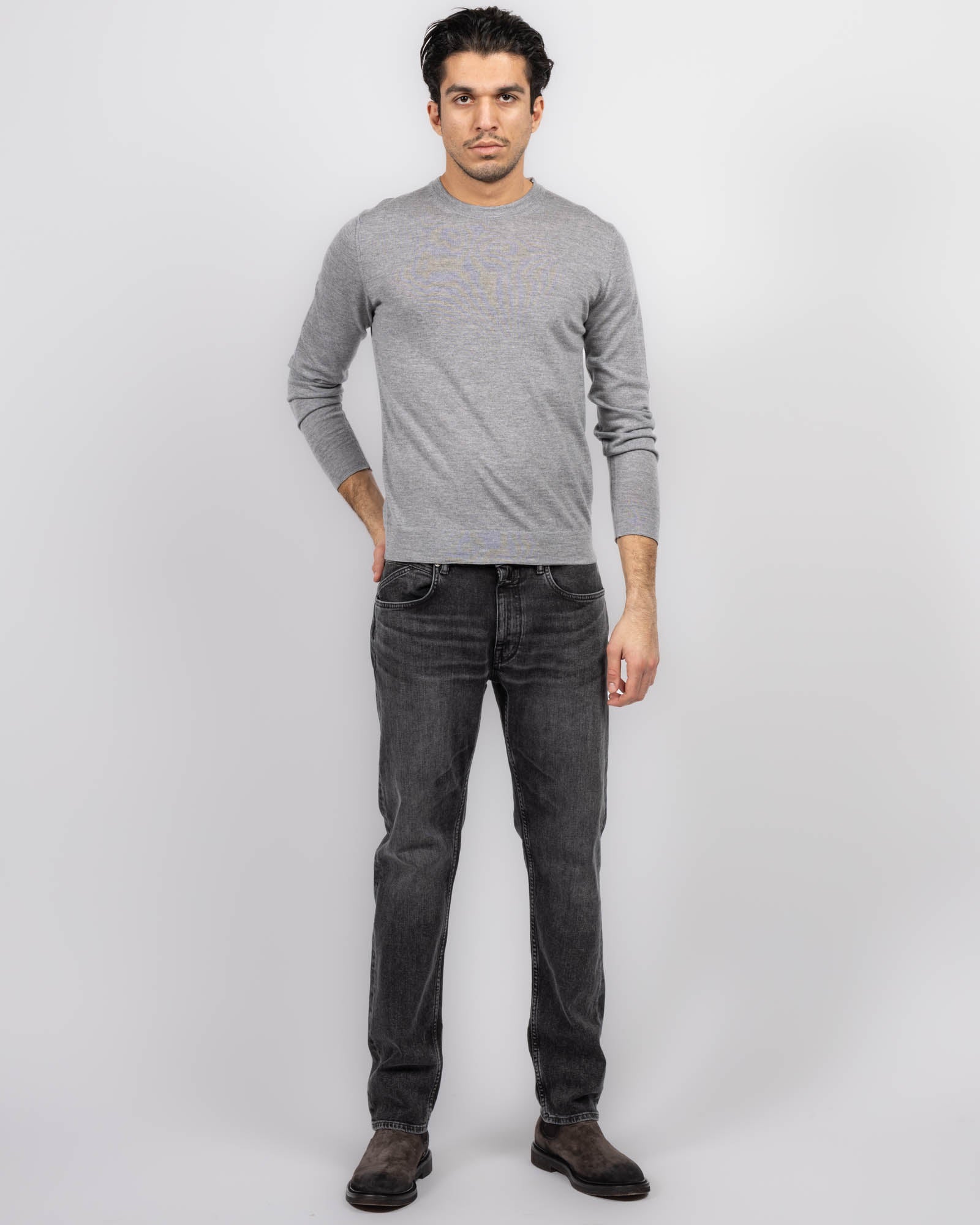 G011 Sweater