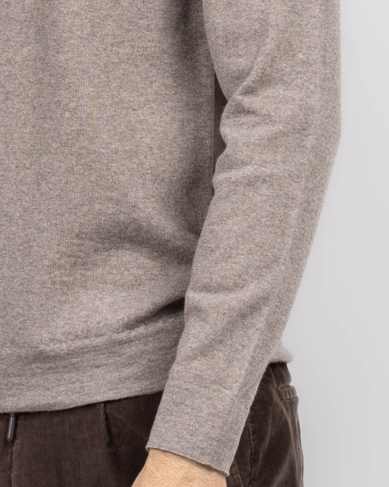 G011 Sweater