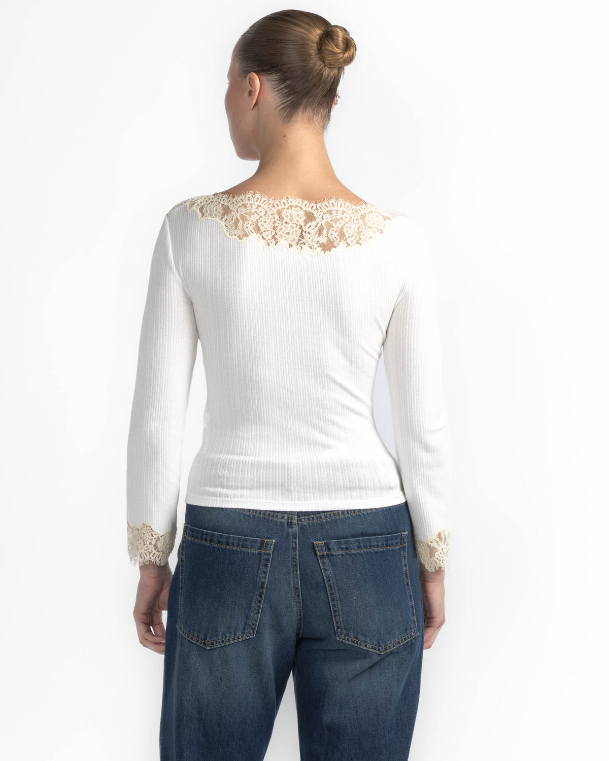 Riana Tee