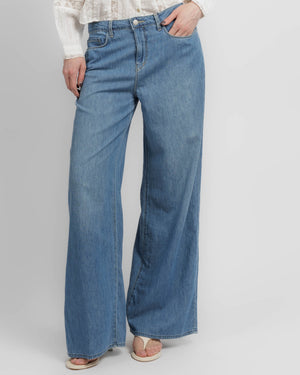 Alicent Sneaker Wide Leg Jeans