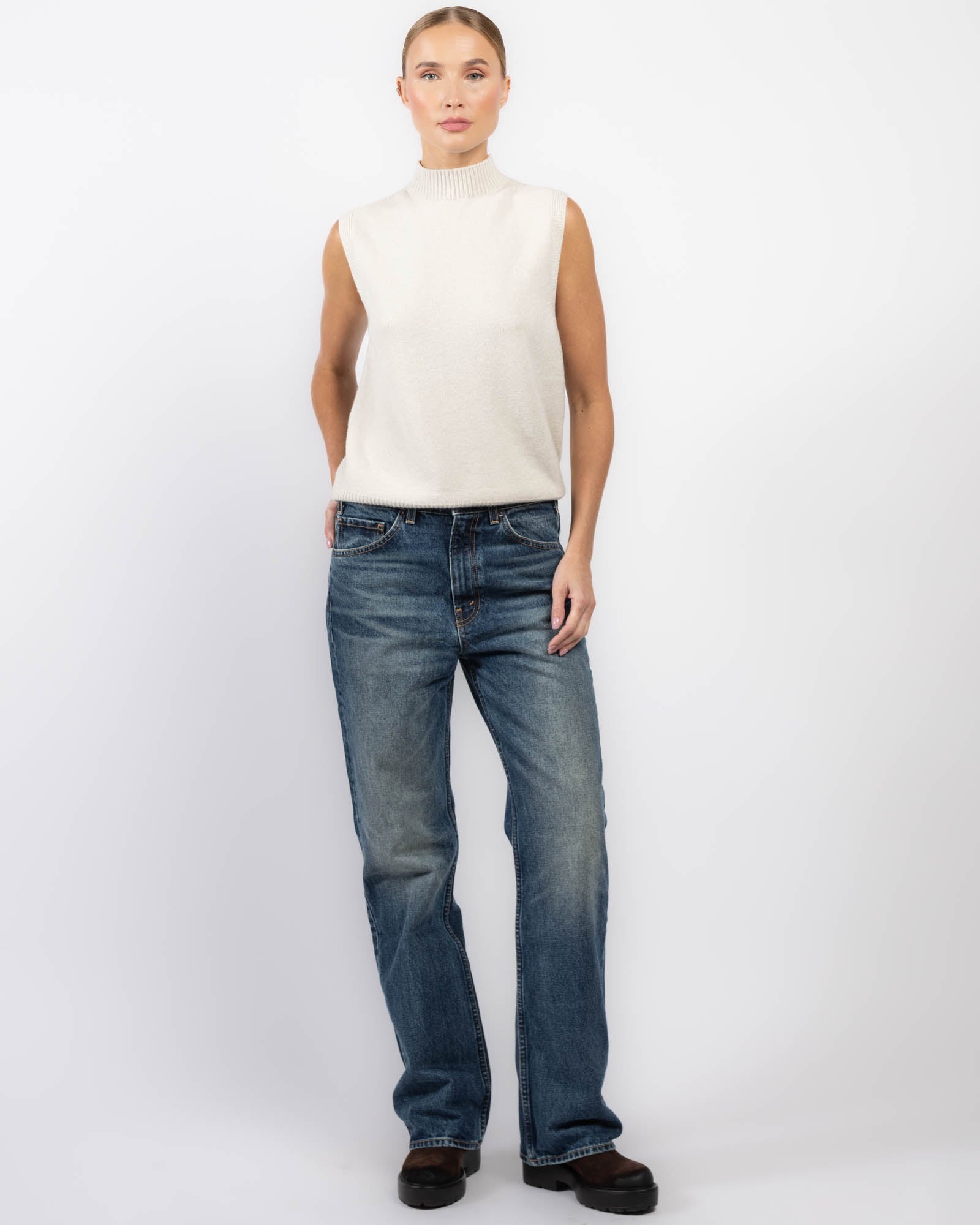 Pull à col roulé sans manches