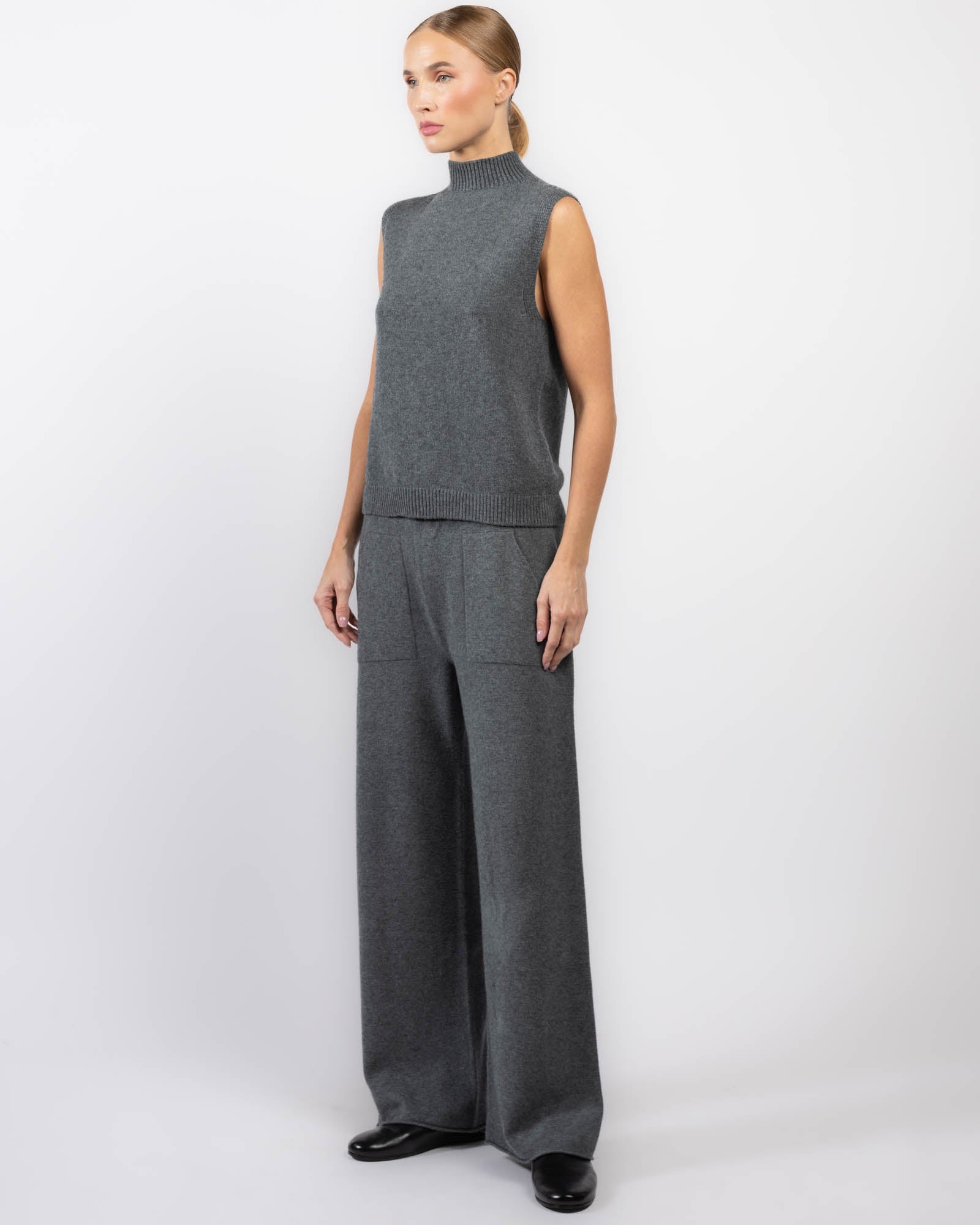 ALPINI Sleeveless Turtleneck Sweater