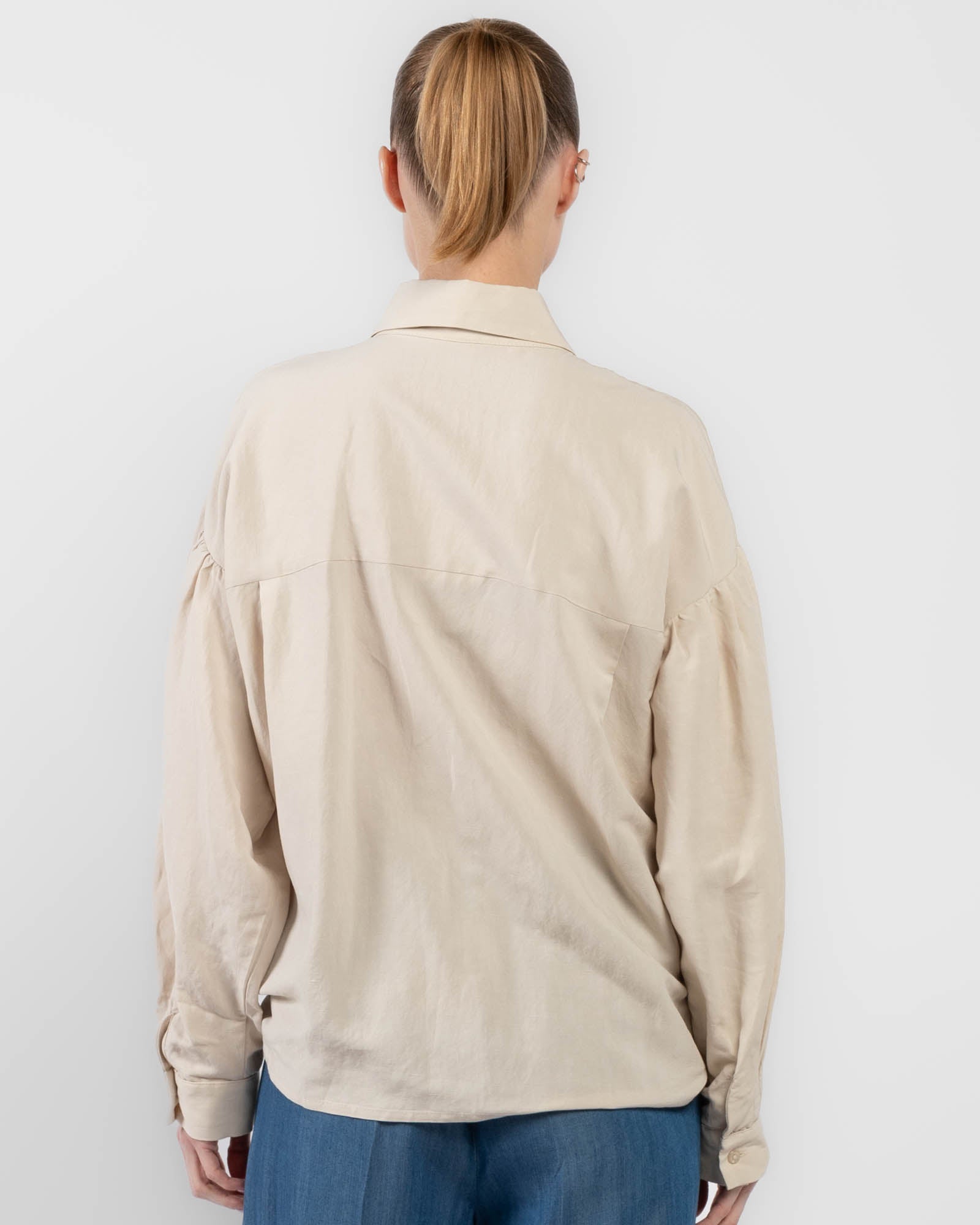 Chemise nouée sur le devant