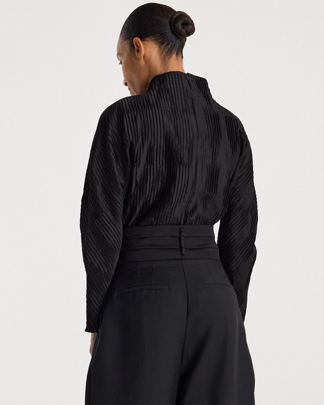 Plisse Shaped Top