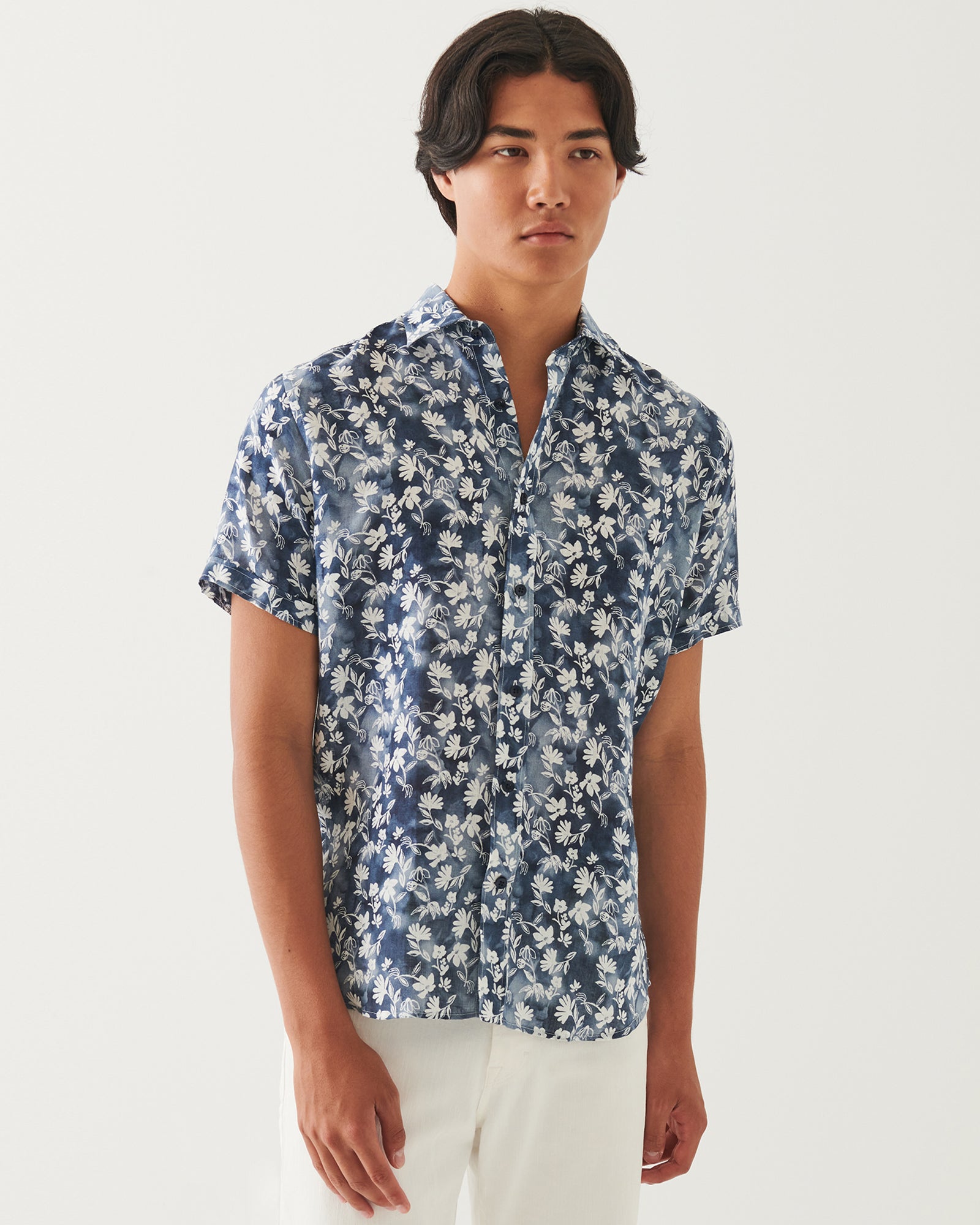 Chemise en lin à fleurs