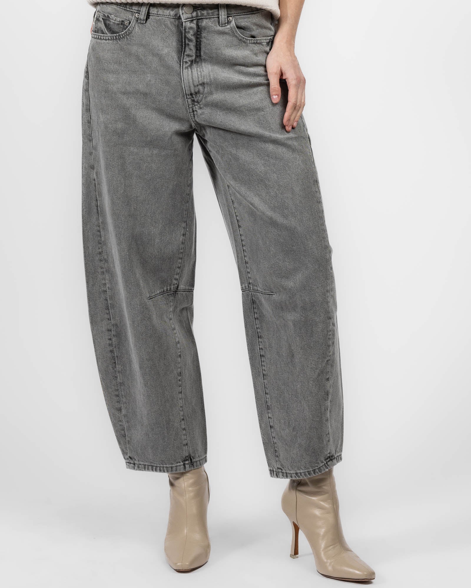 Miro Barrel Jeans