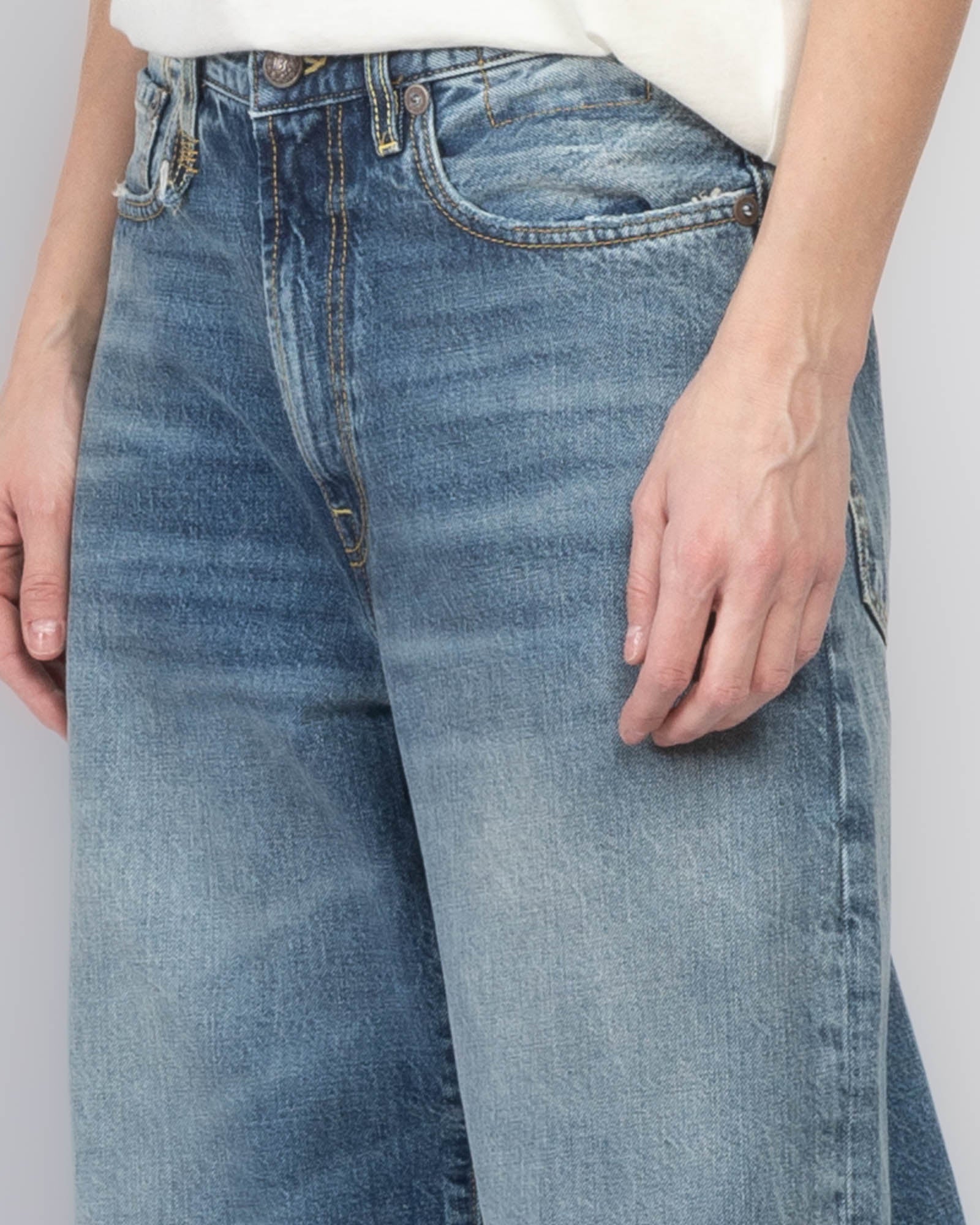 Darcy Loose Jeans