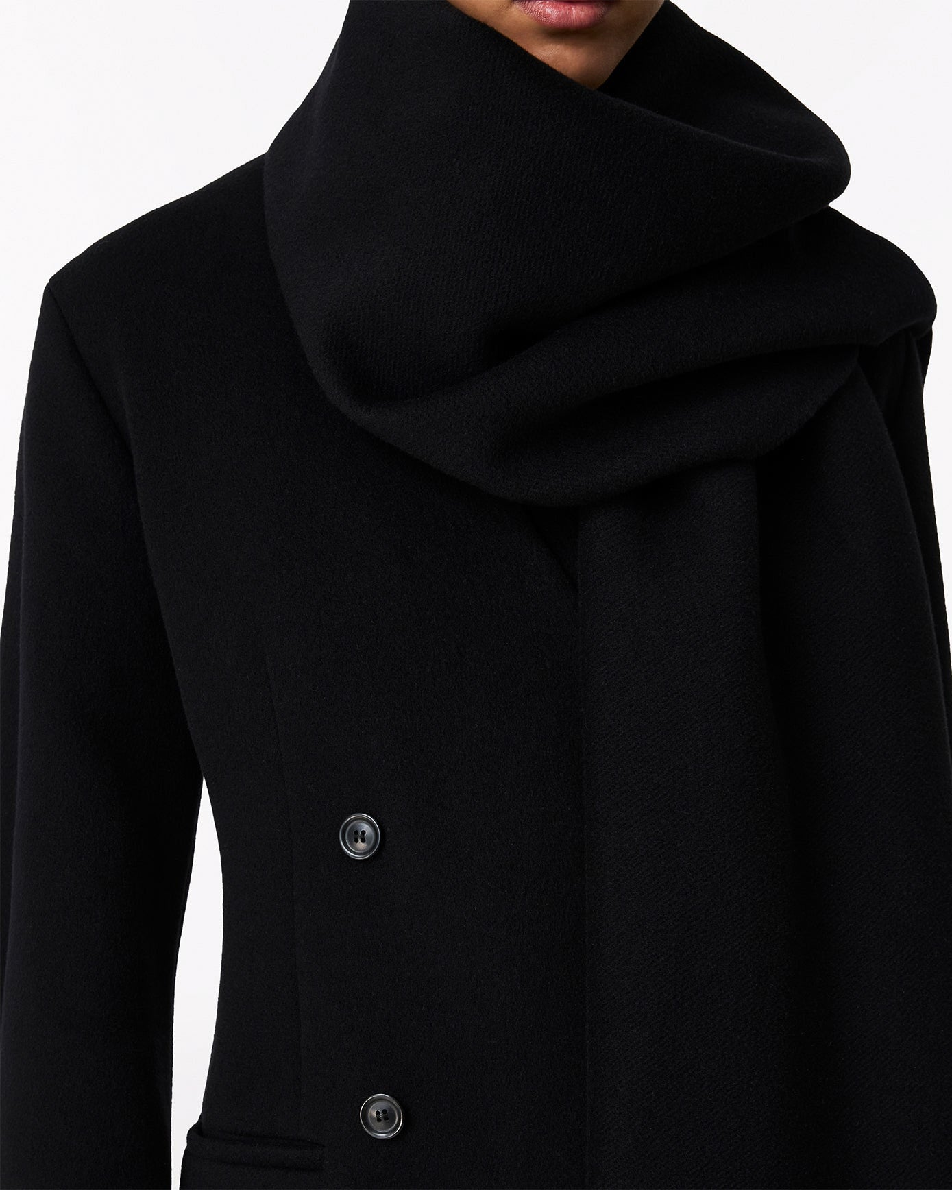 Manteau court à écharpe