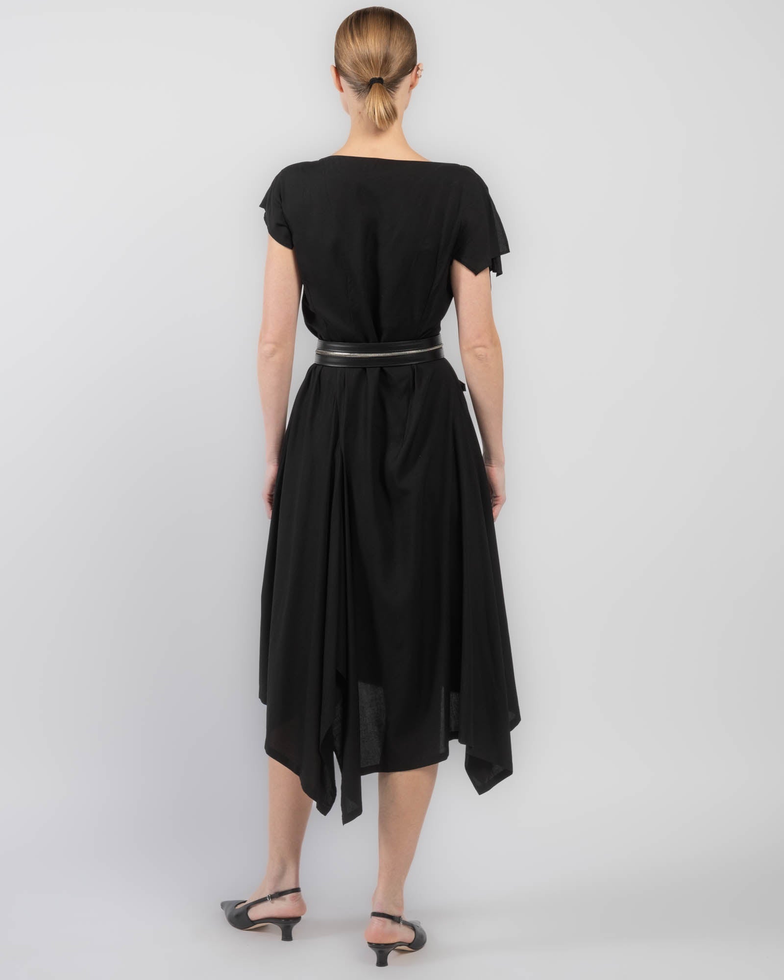 Robe à ourlet mouchoir en U