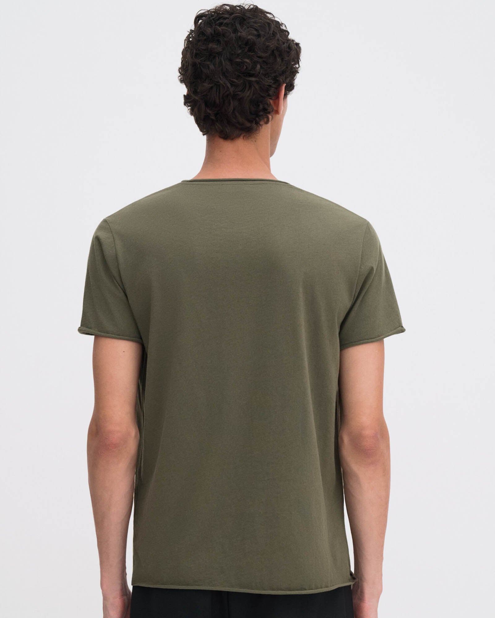 T-shirt à manches courtes et col roulé