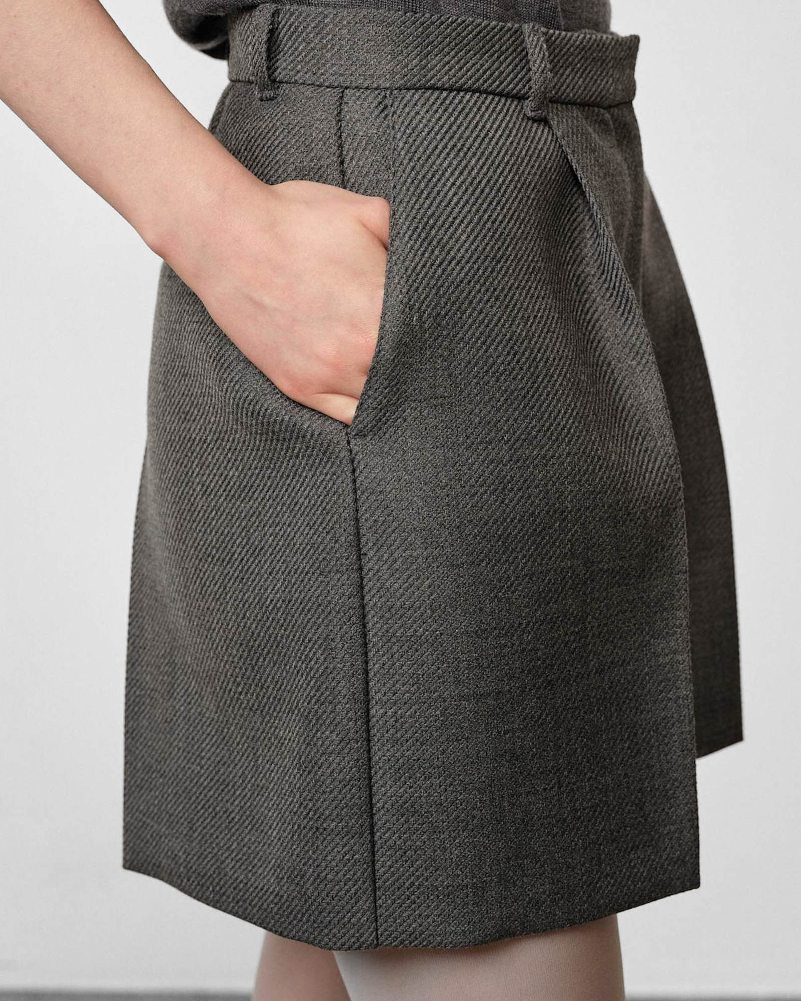 Reggy Mid-Length Shorts