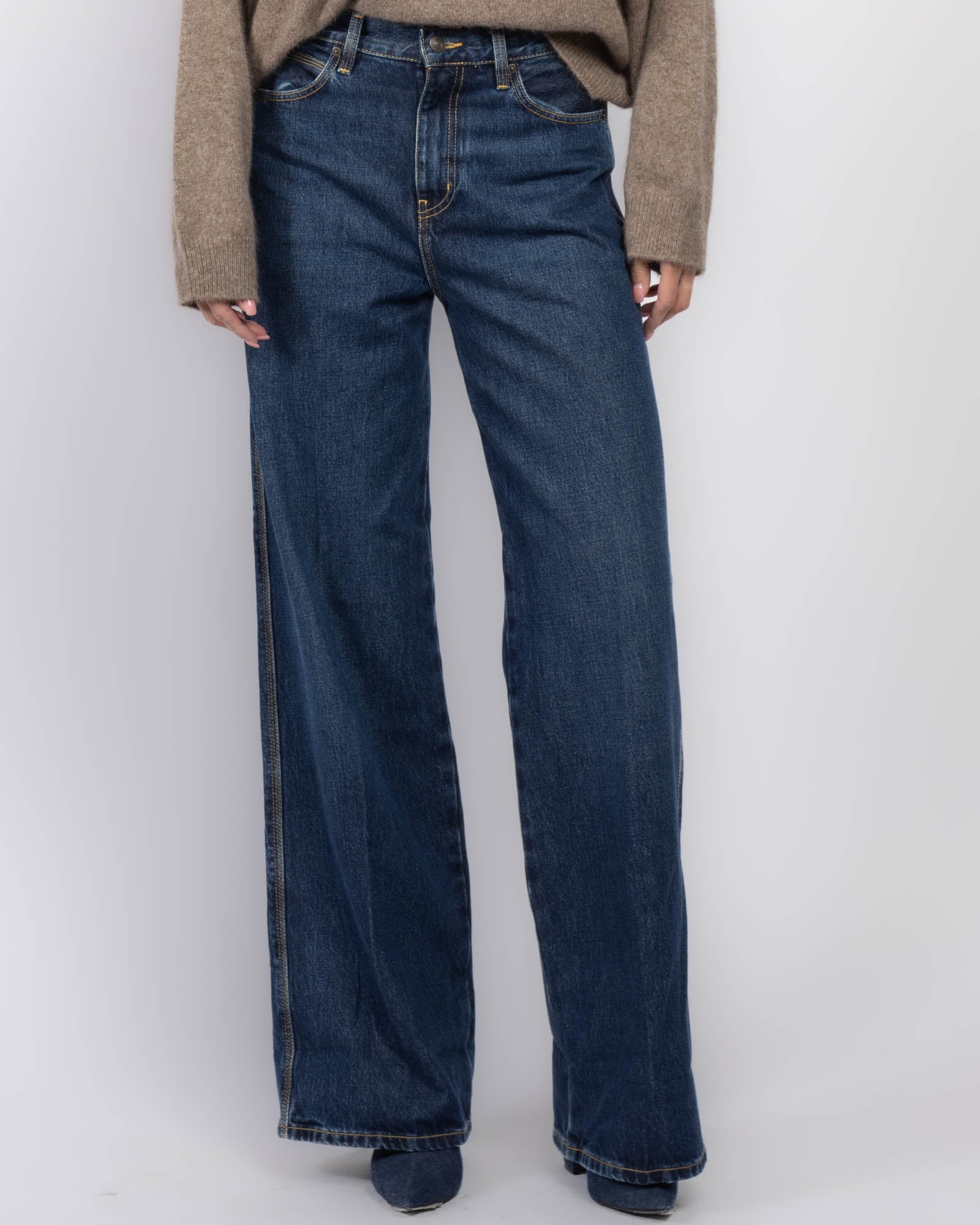 Le jean à revers larges