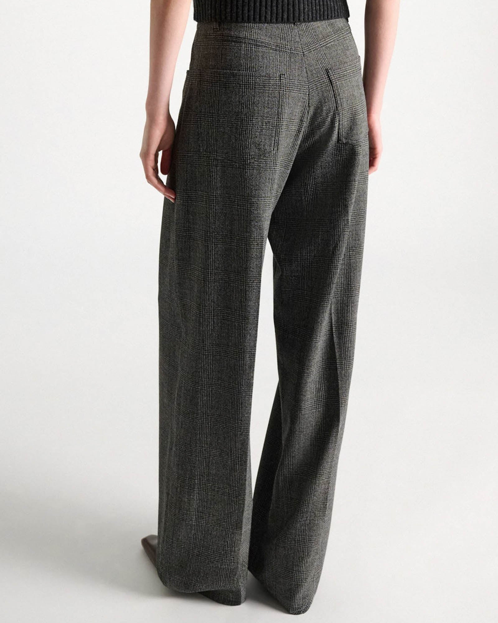 Graphic Twist Pant
