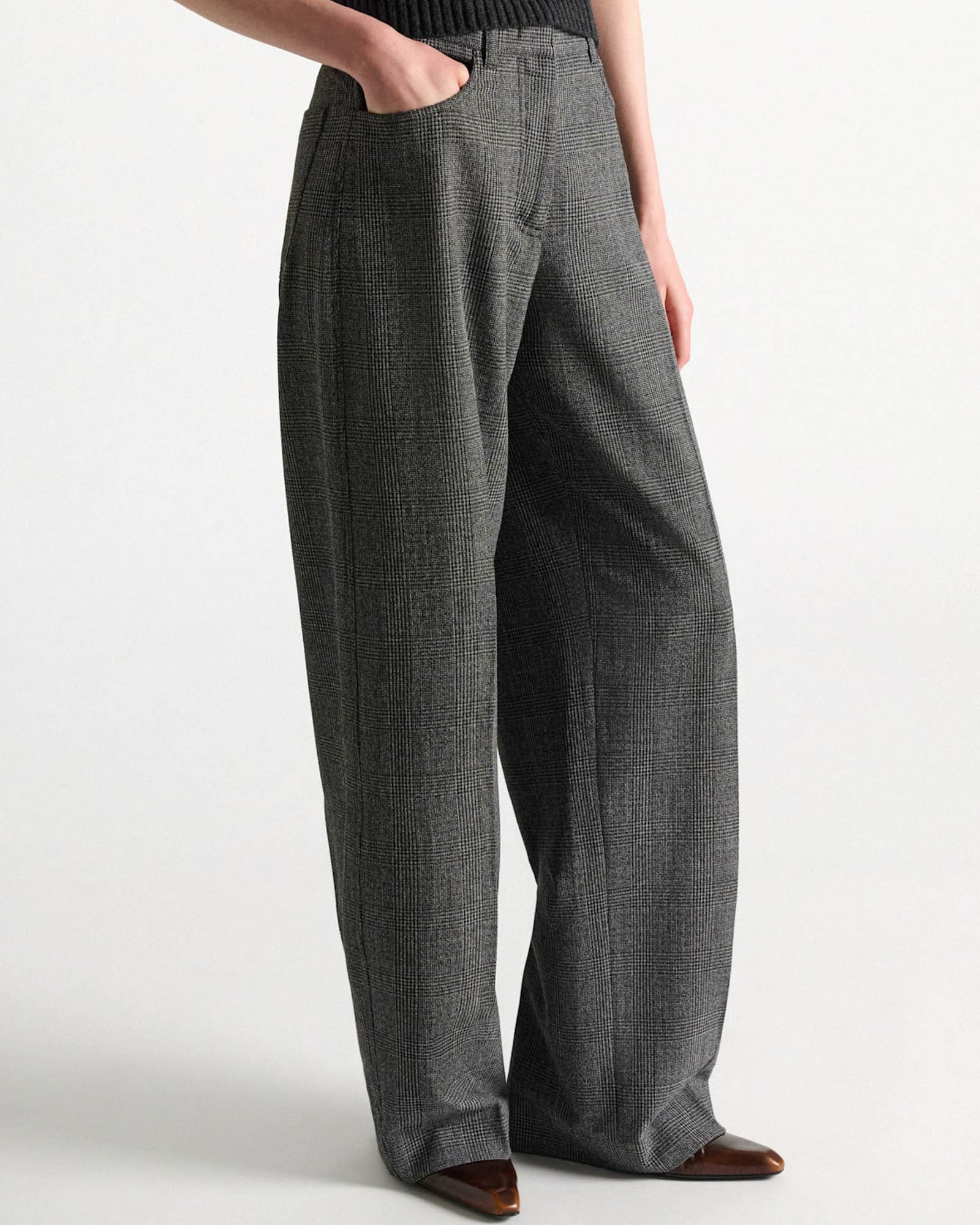 Graphic Twist Pant