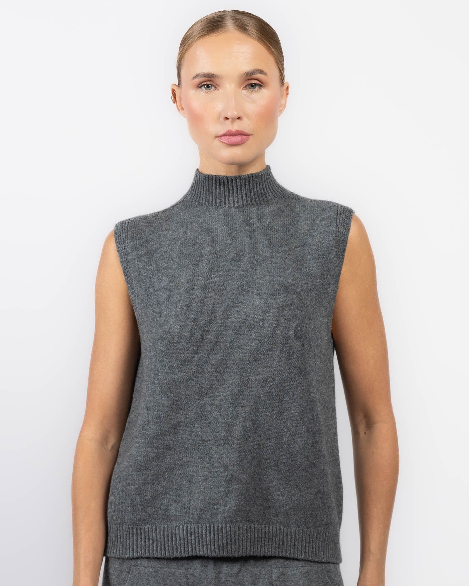 【New】Deuxieme Classe Sleeveless Pullover CUFEZN Women's Half Zip Knit Sweater Vest Sleeveless Mock Neck