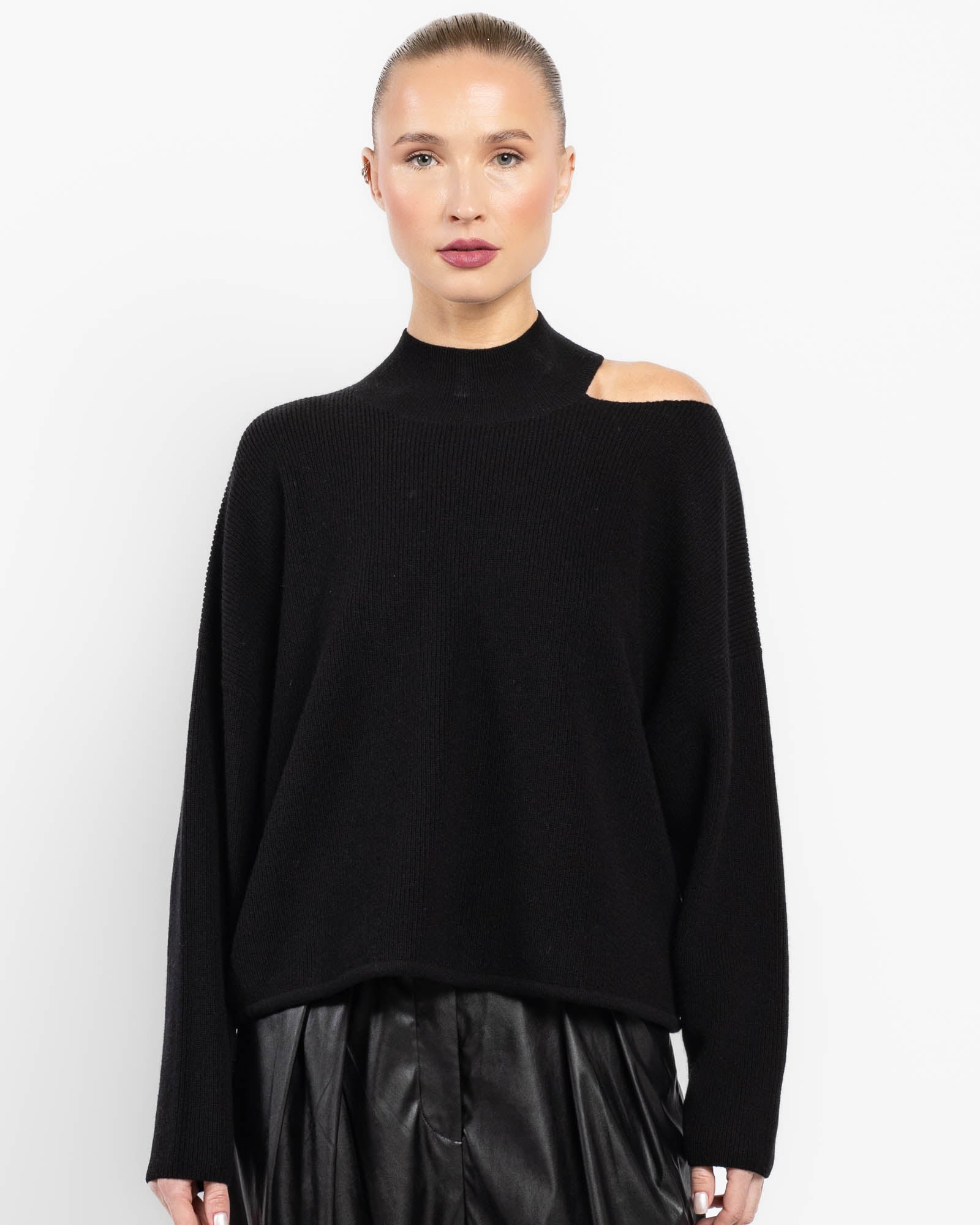 Pull en tricot à épaules ouvertes