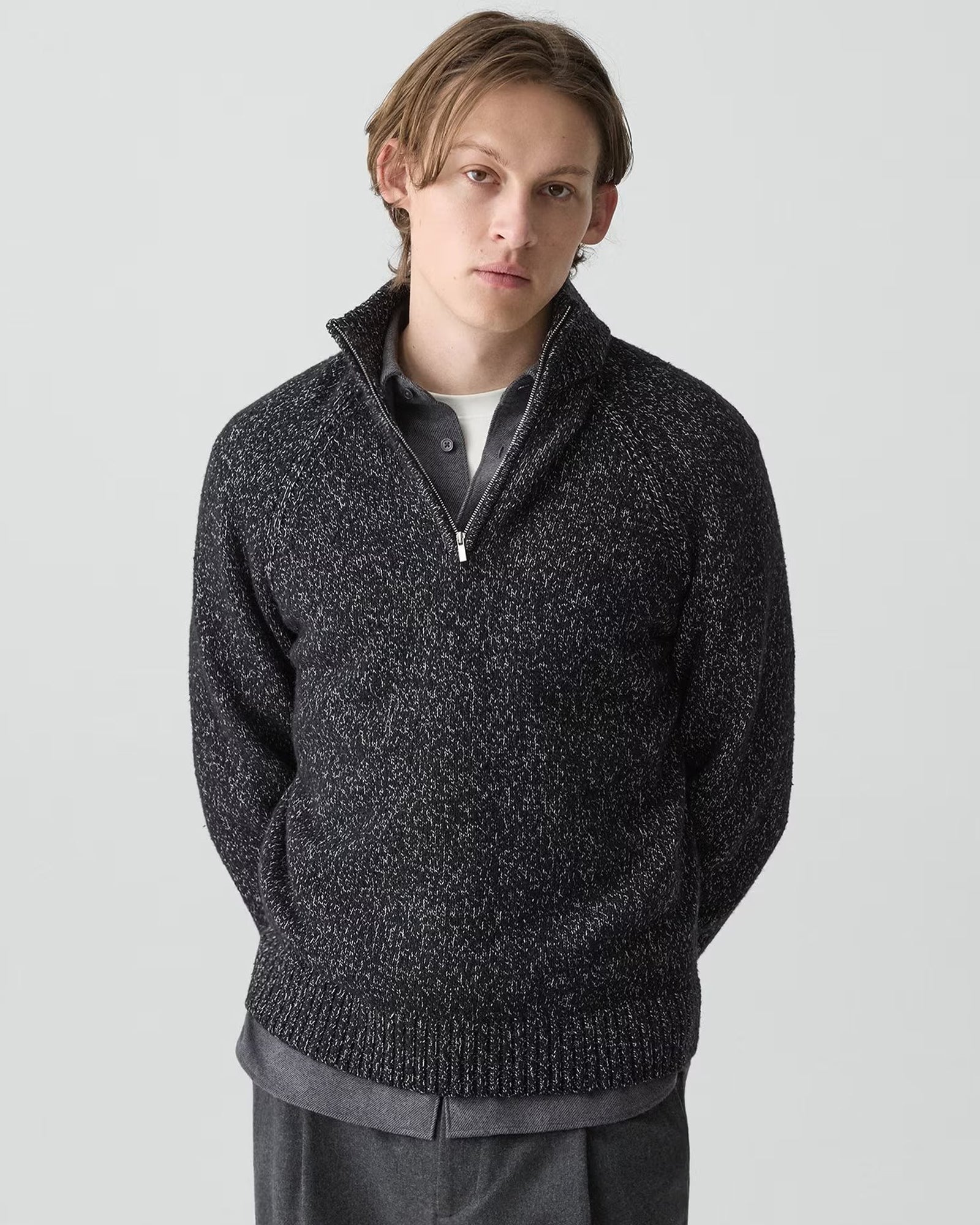 Pull zippé à manches longues